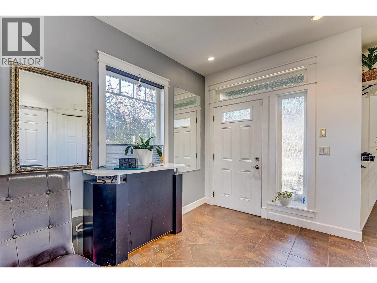 2485 Hornby Terrace