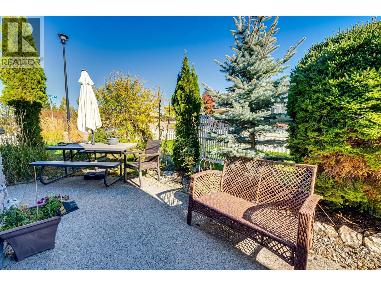 2485 Hornby Terrace