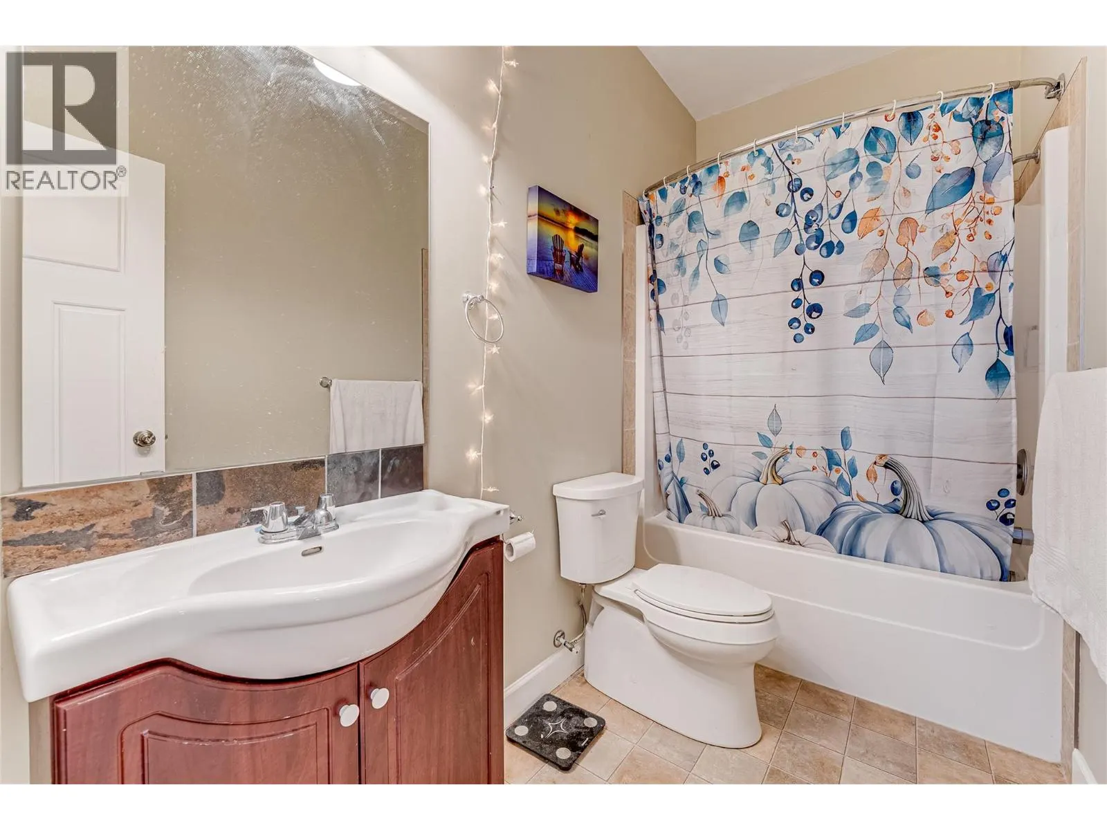 2485 Hornby Terrace