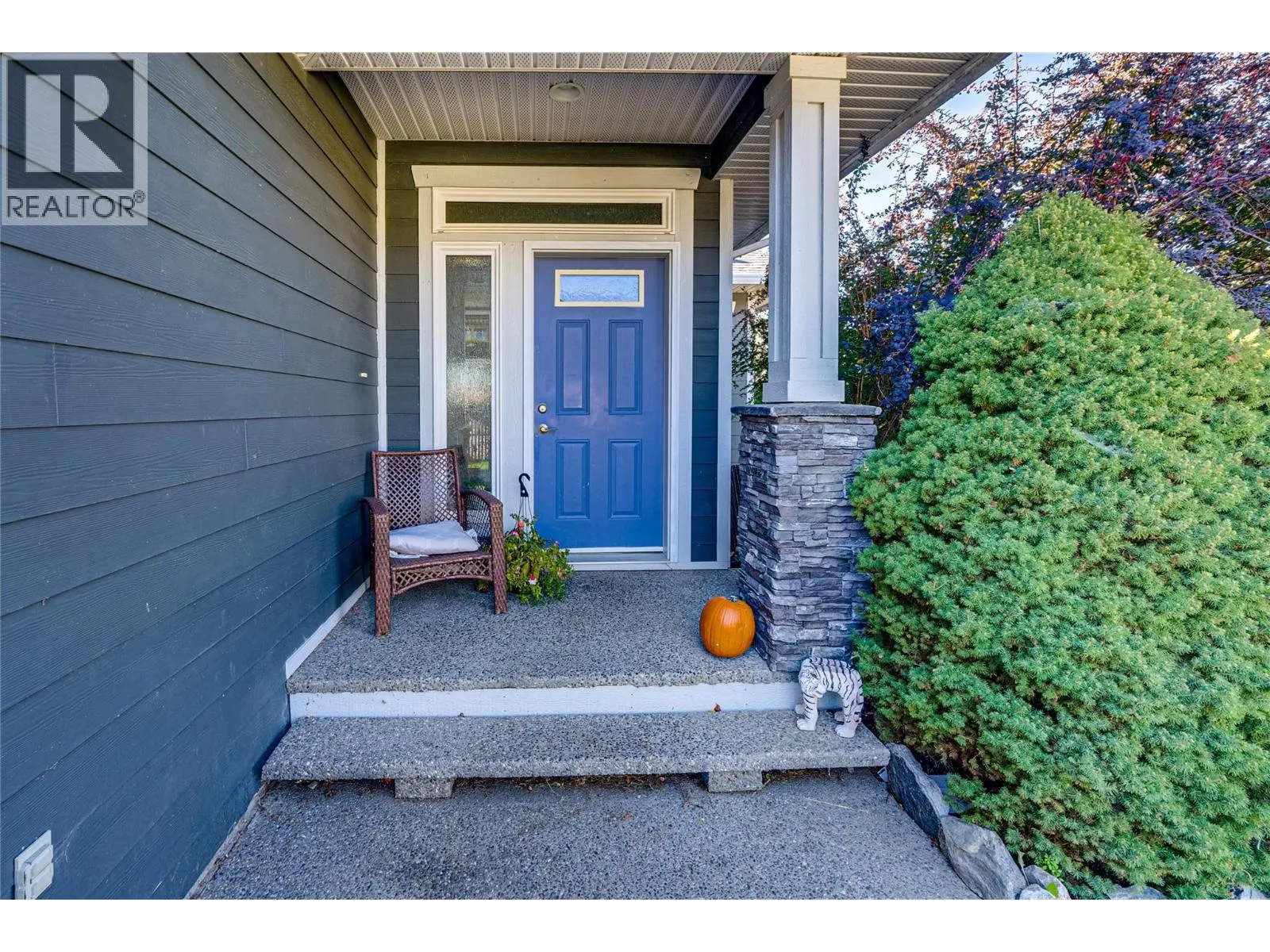 2485 Hornby Terrace