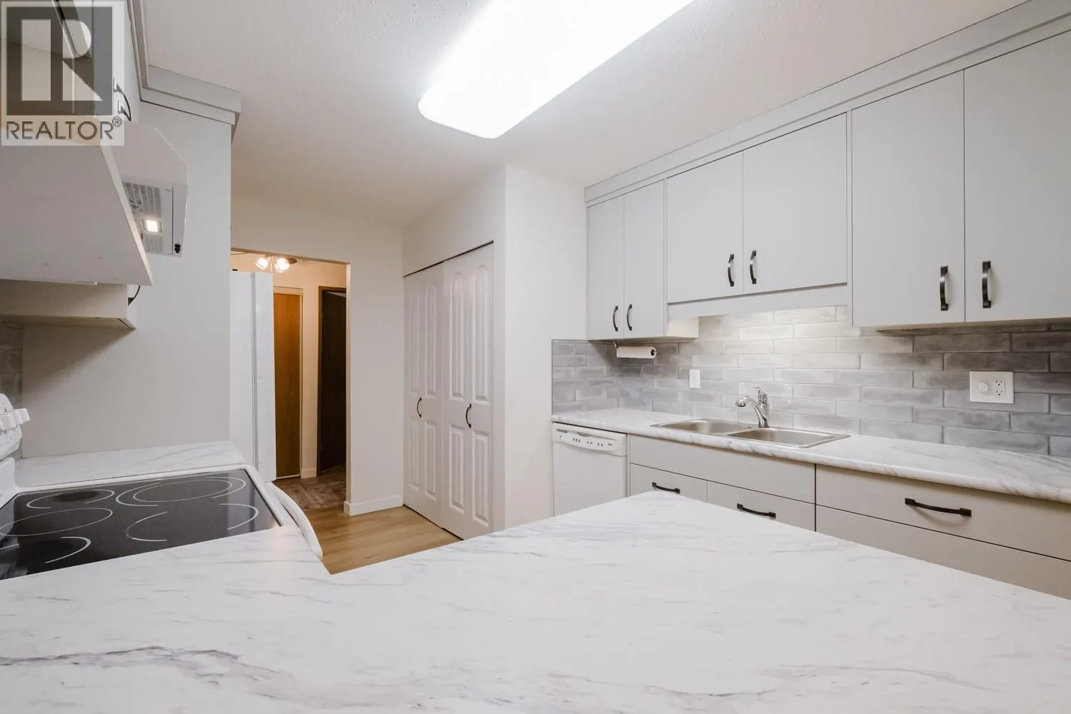 262 KINNEY Avenue Unit# 104