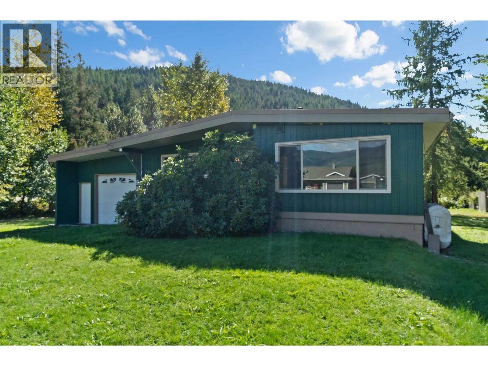 1245 Maclean Mcpherson Road
