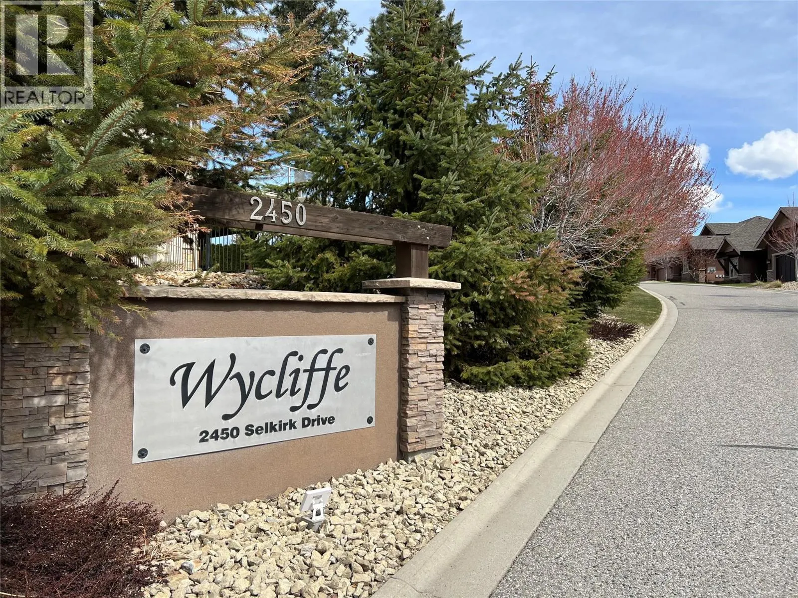 2450 Selkirk Drive Unit# 8