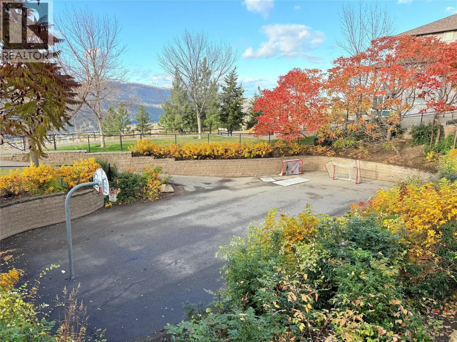 2450 Selkirk Drive Unit# 8