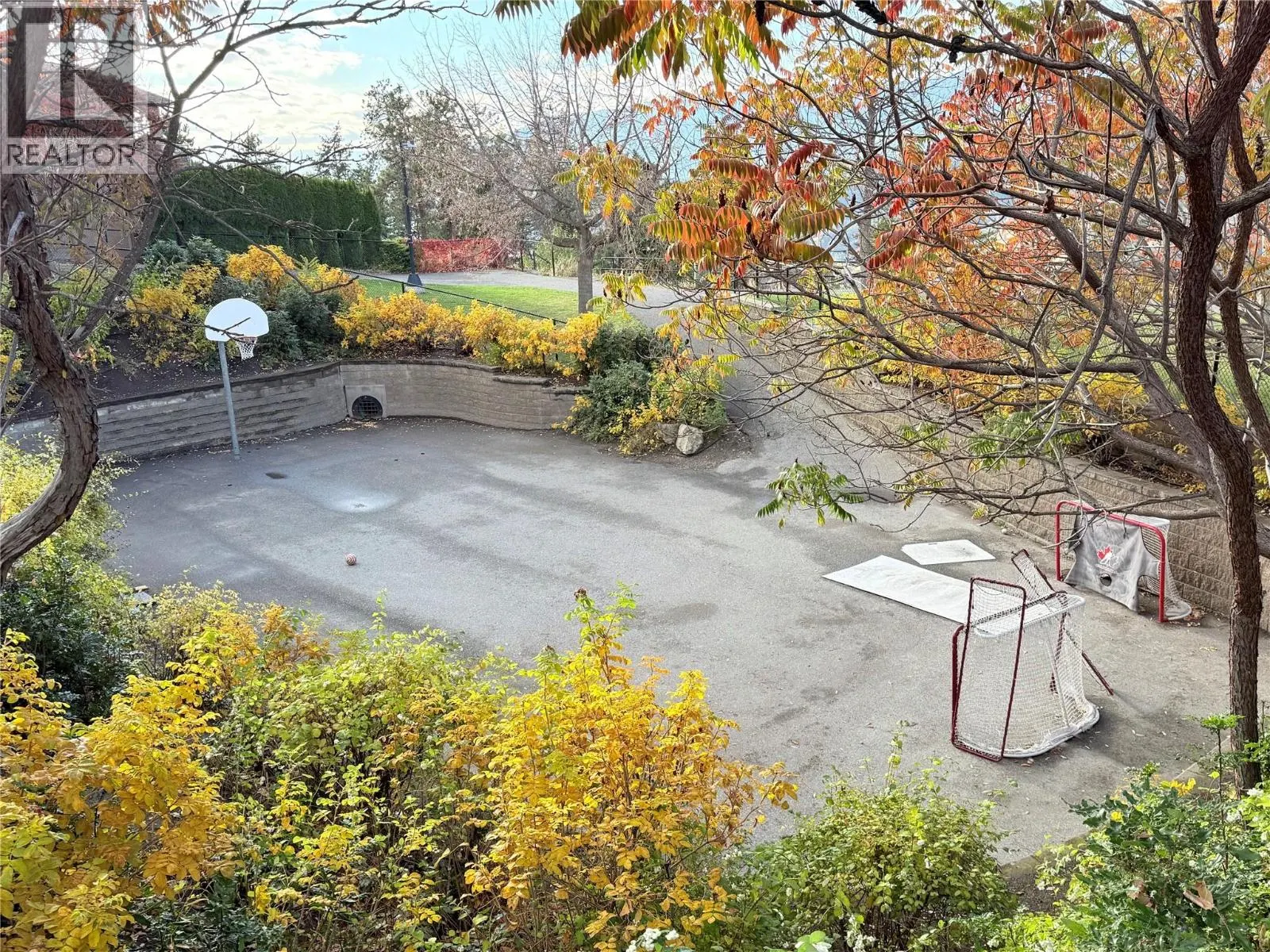 2450 Selkirk Drive Unit# 8