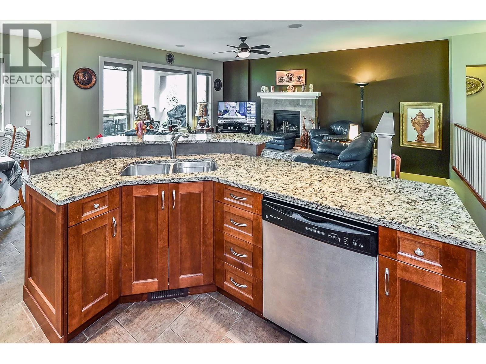 2450 Selkirk Drive Unit# 8