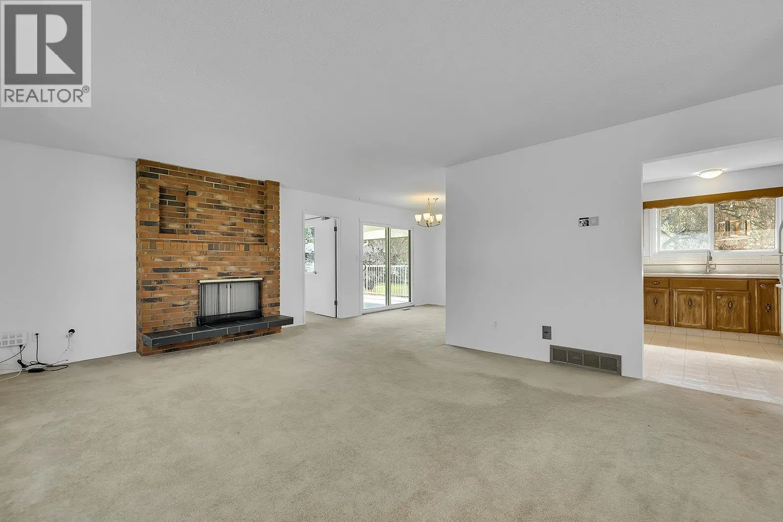 811 Tamarack Drive