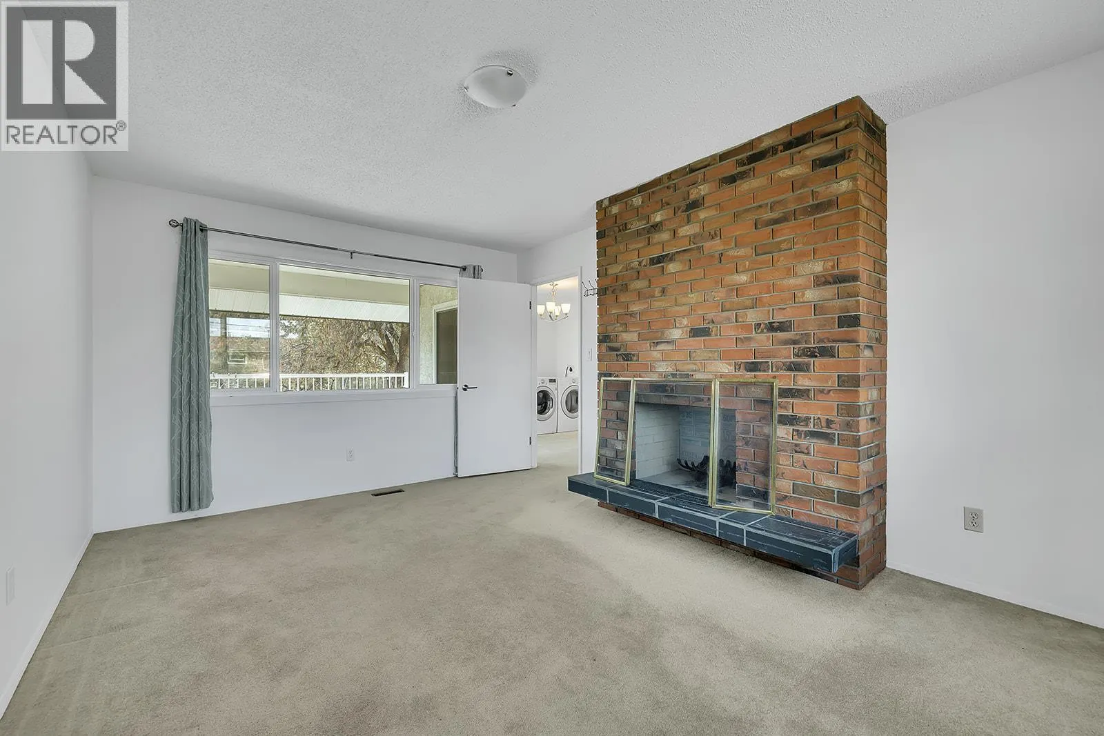 811 Tamarack Drive