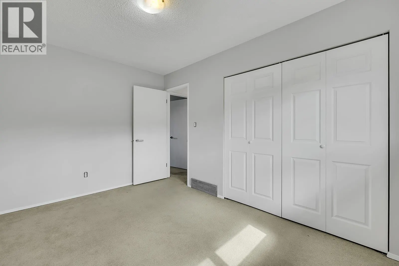 811 Tamarack Drive