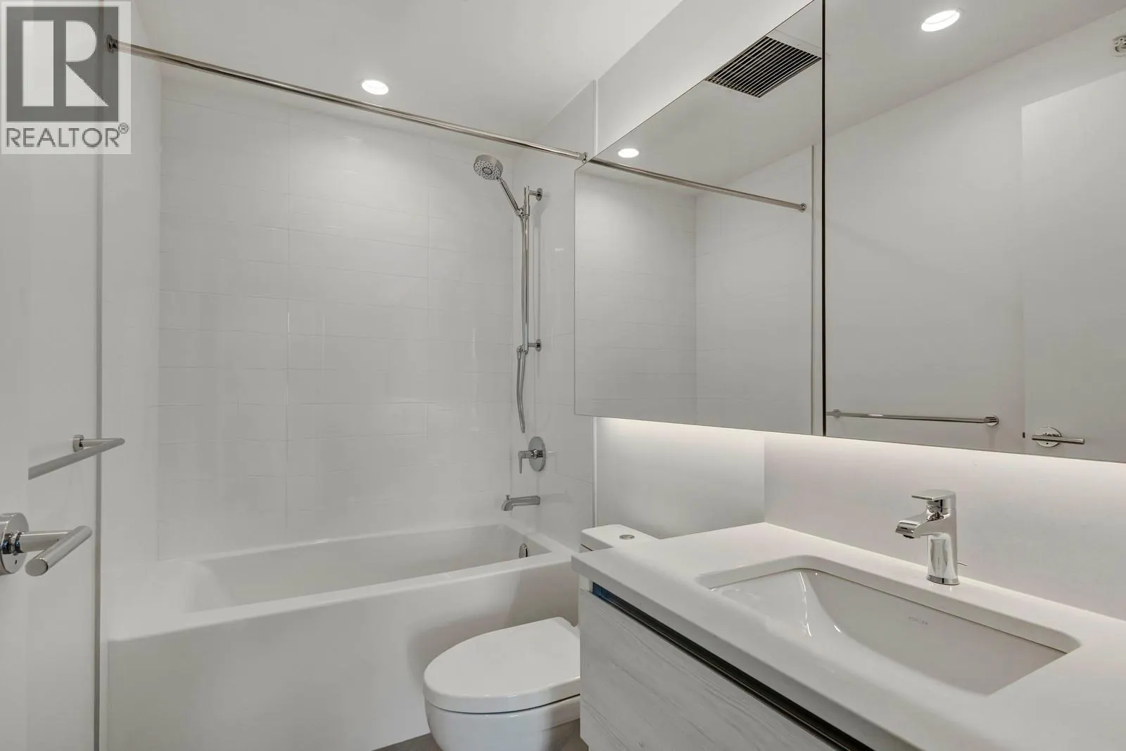 238 Leon Avenue Unit# 1104