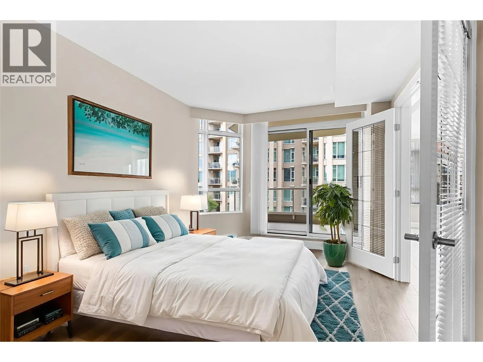 1152 Sunset Drive Unit# 501