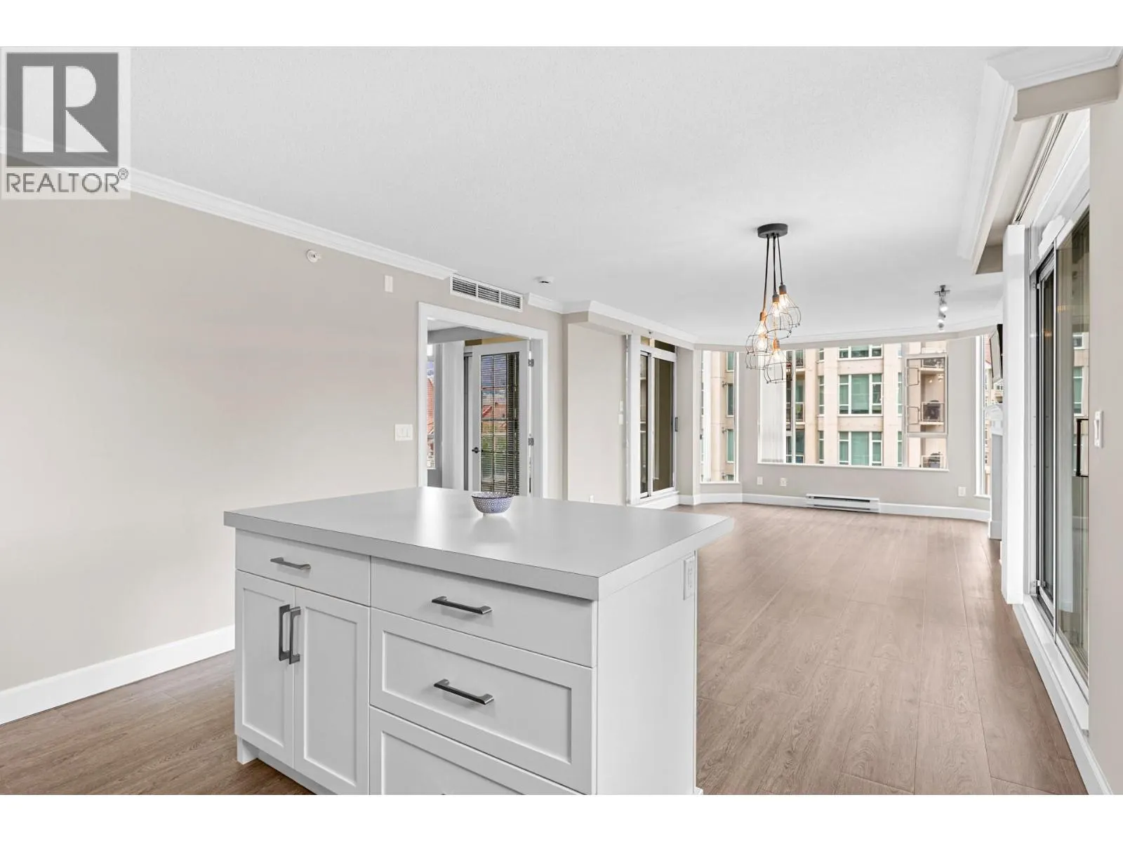 1152 Sunset Drive Unit# 501