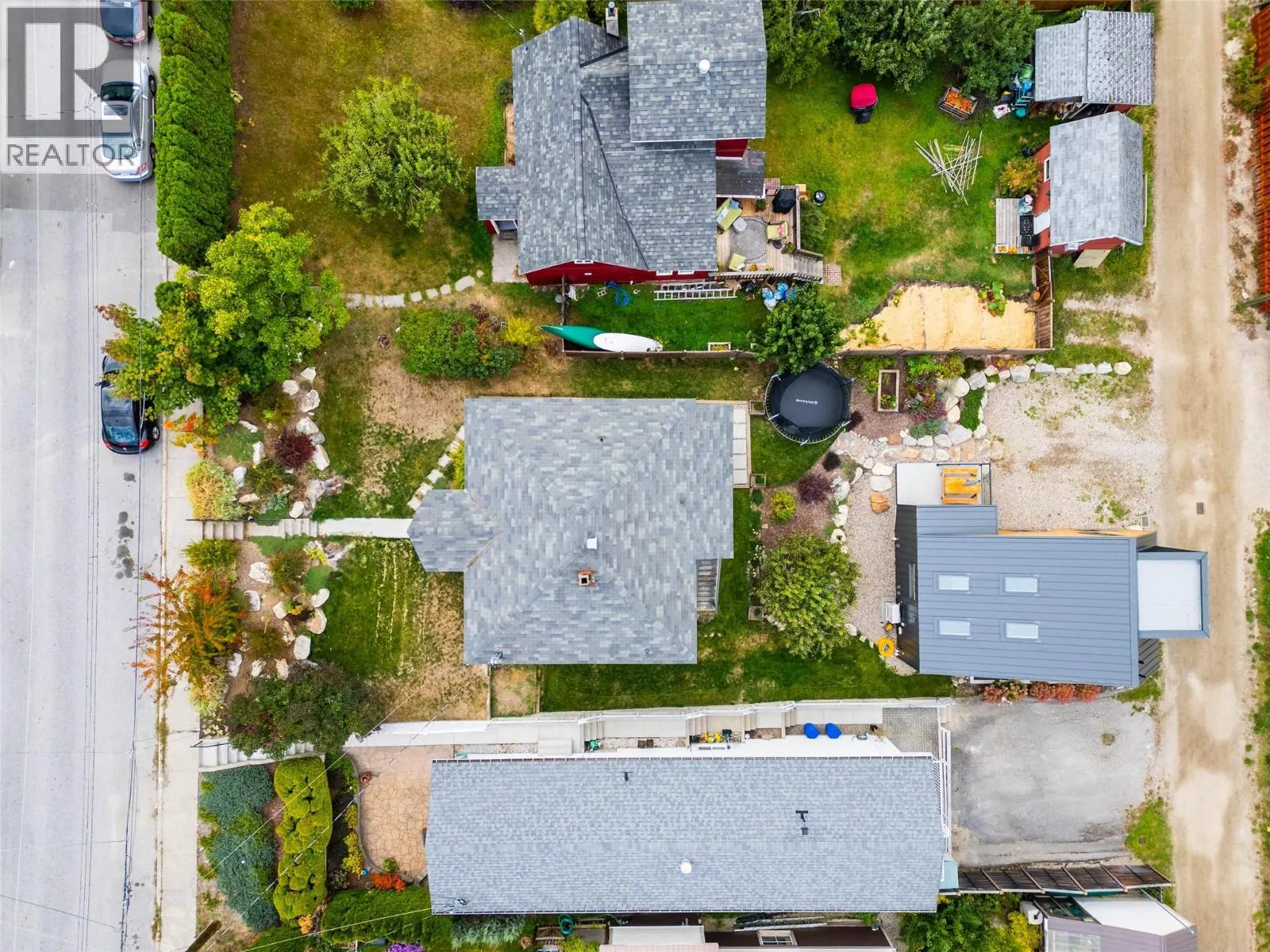 519 ROBSON Street