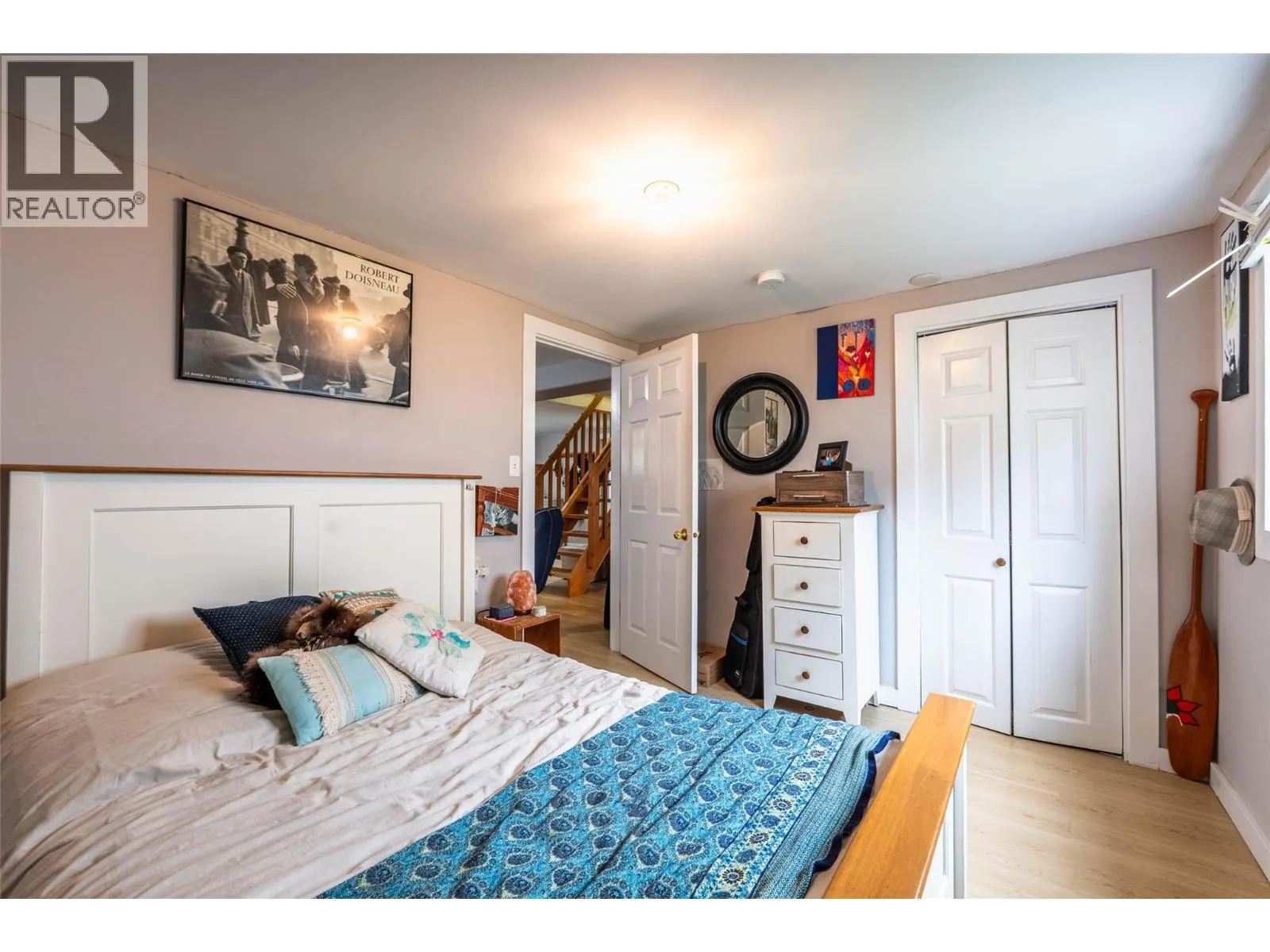 519 ROBSON Street