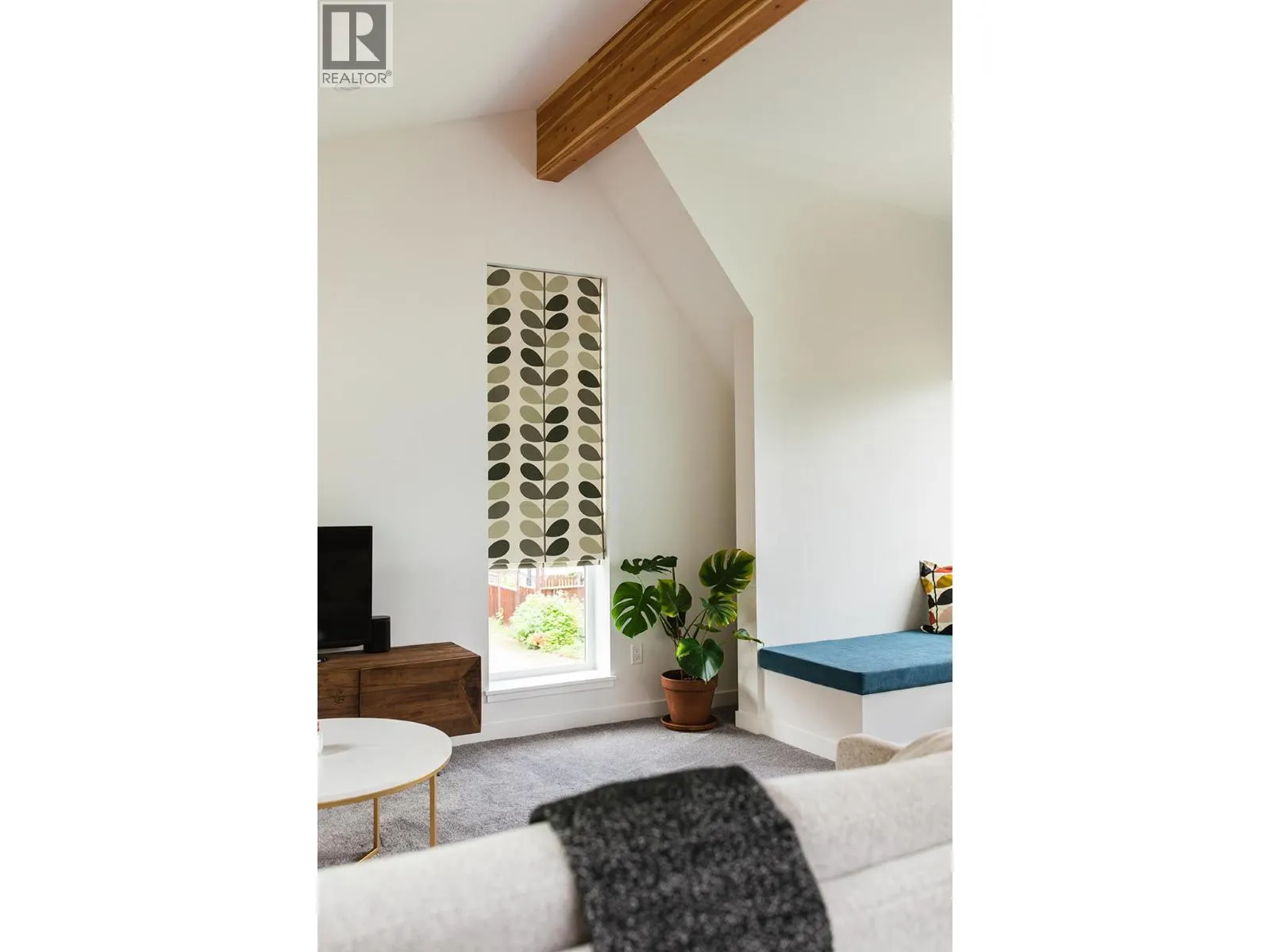 519 ROBSON Street