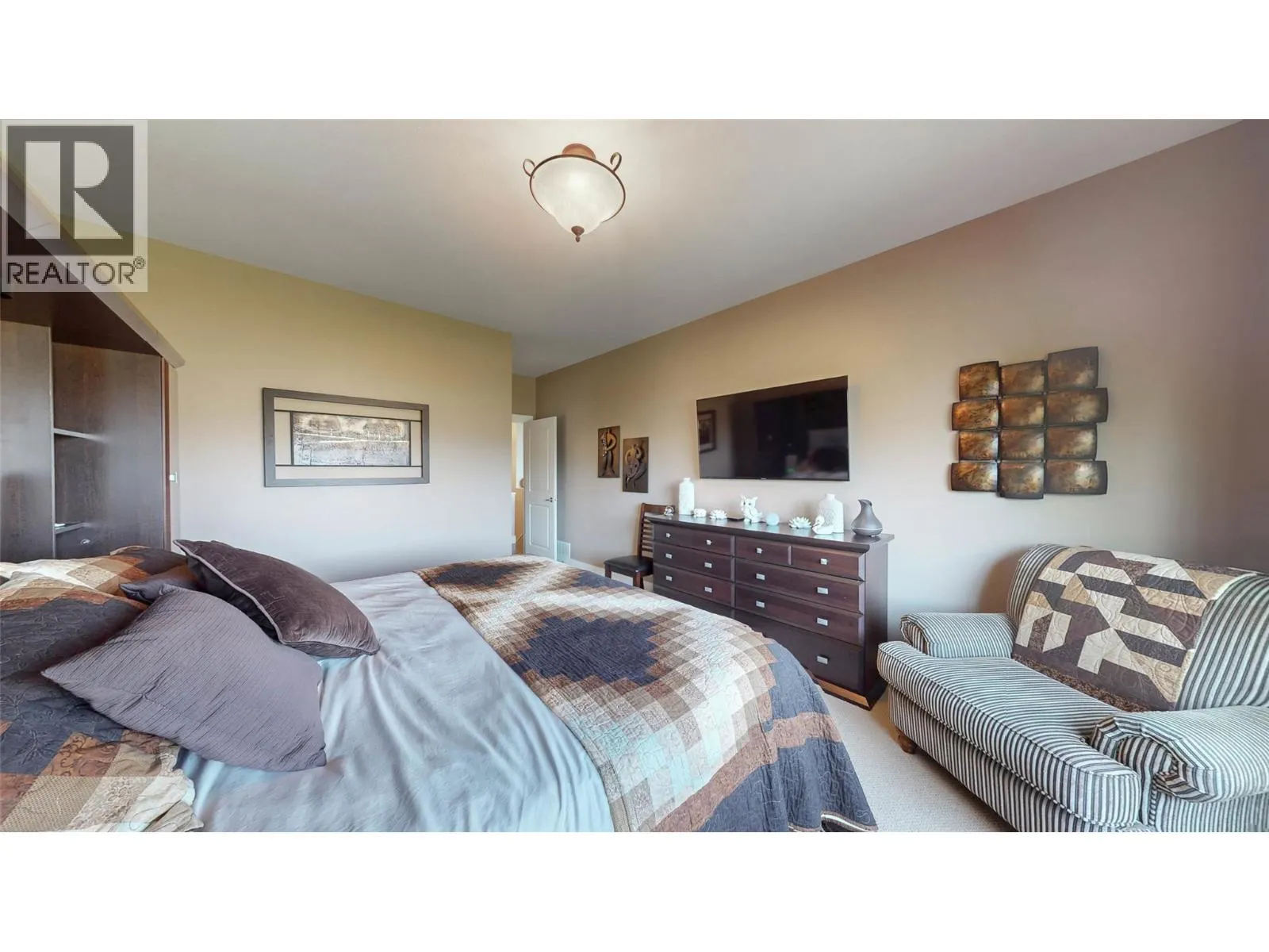 6833 MEADOWS Drive Unit# 7