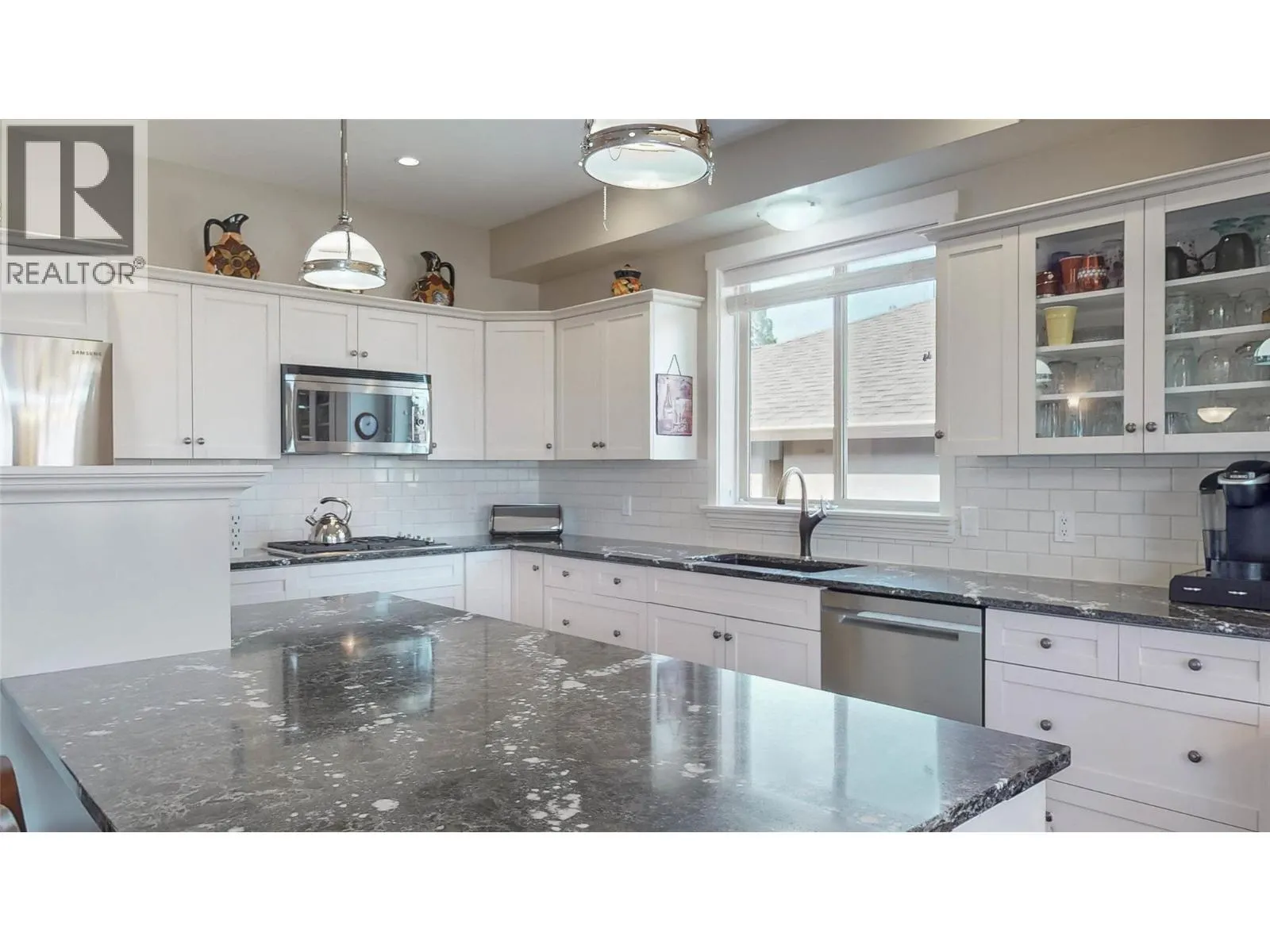 6833 MEADOWS Drive Unit# 7