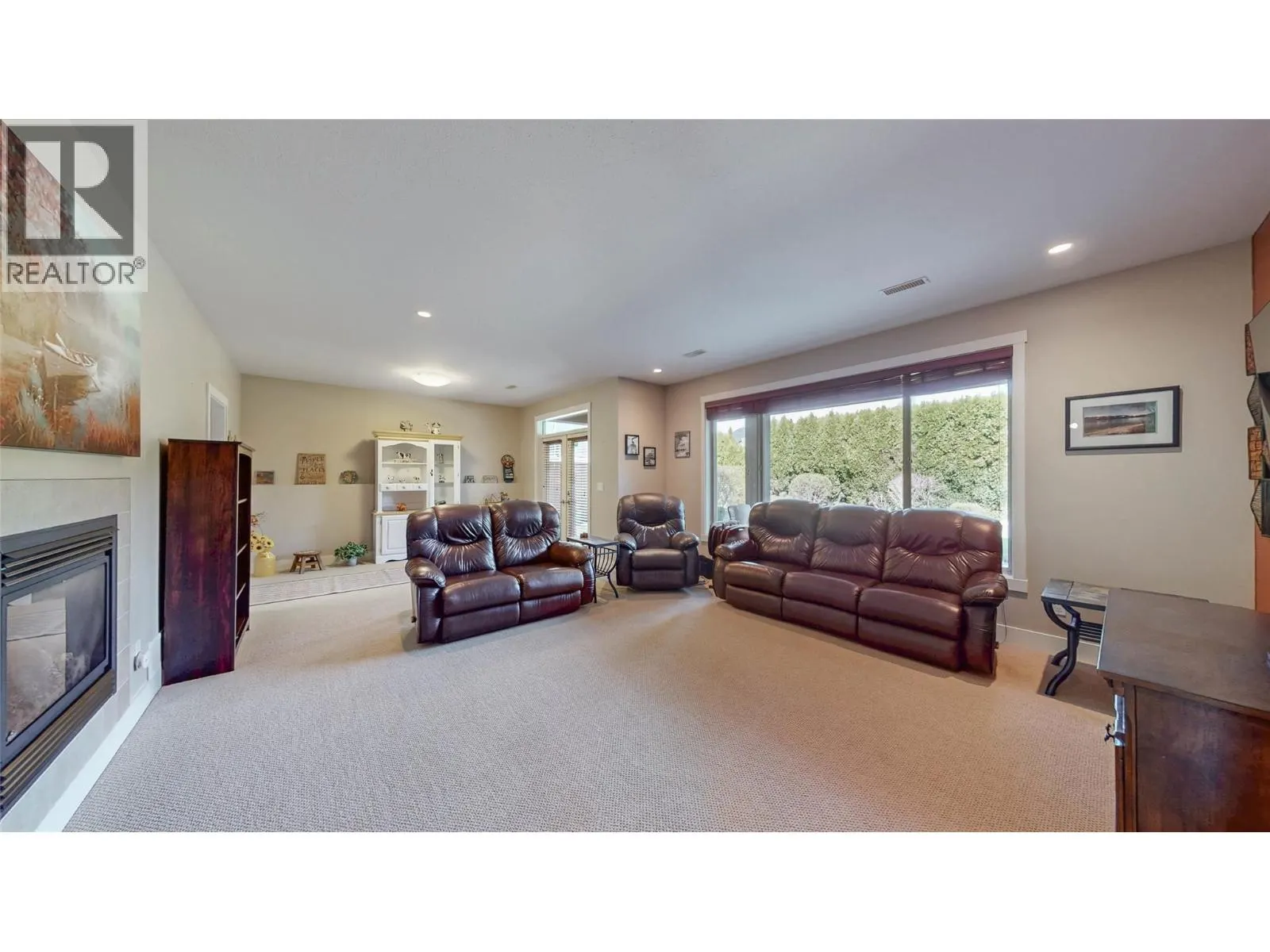 6833 MEADOWS Drive Unit# 7