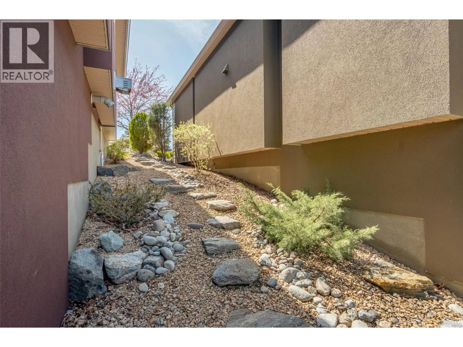 6833 MEADOWS Drive Unit# 7
