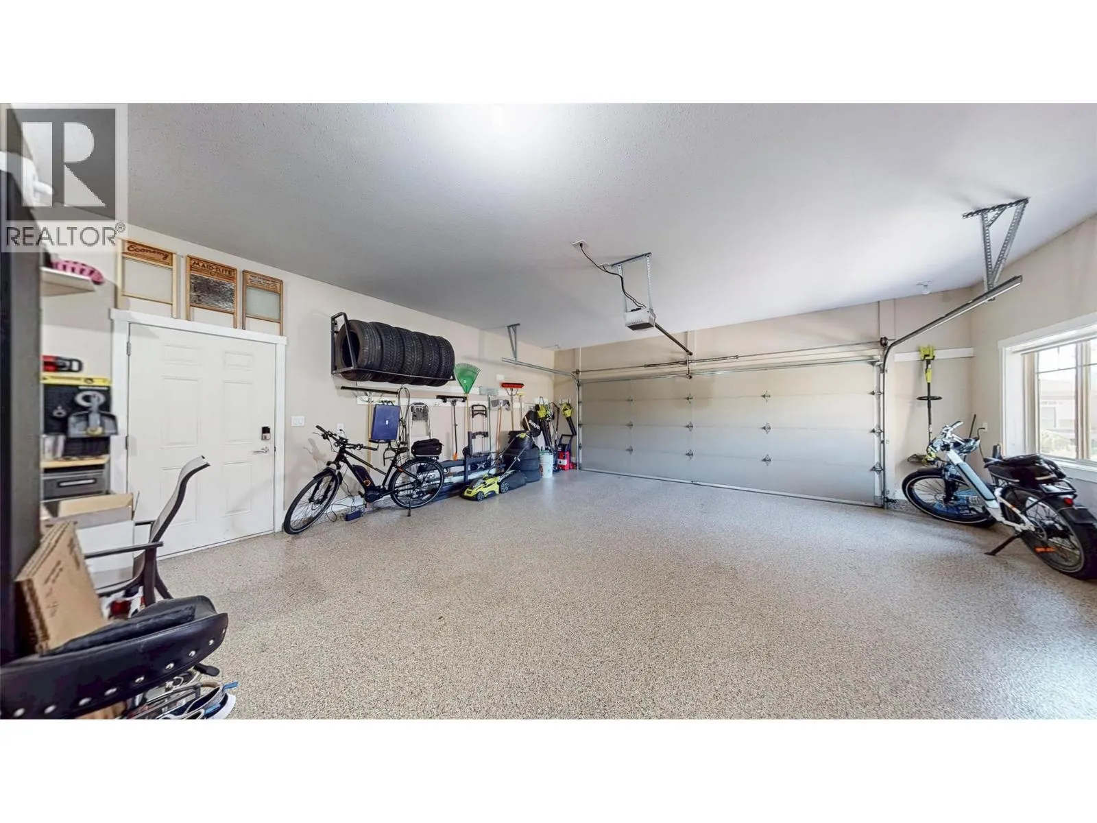 6833 MEADOWS Drive Unit# 7