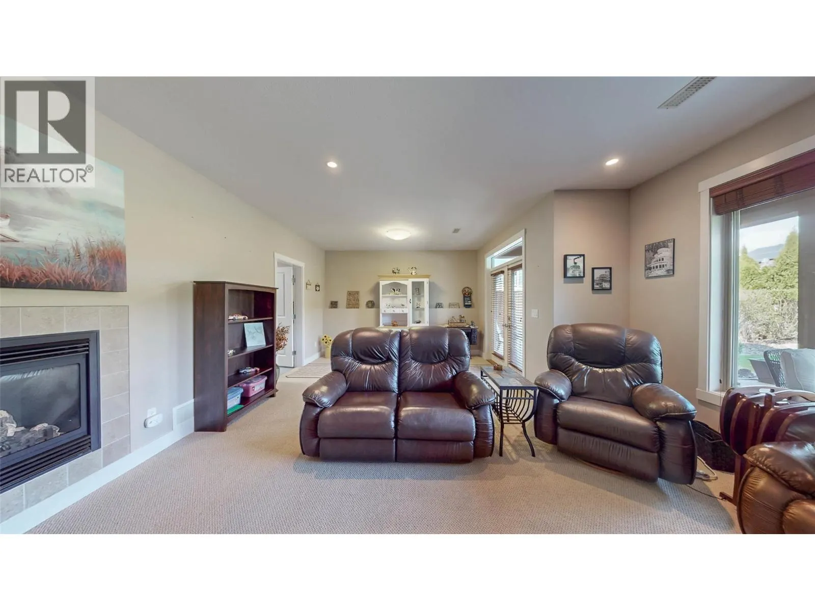 6833 MEADOWS Drive Unit# 7