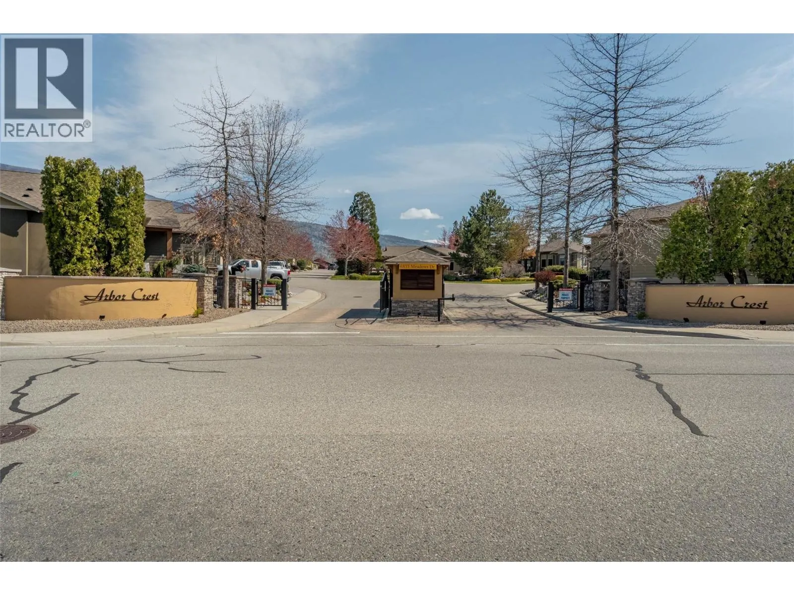 6833 MEADOWS Drive Unit# 7