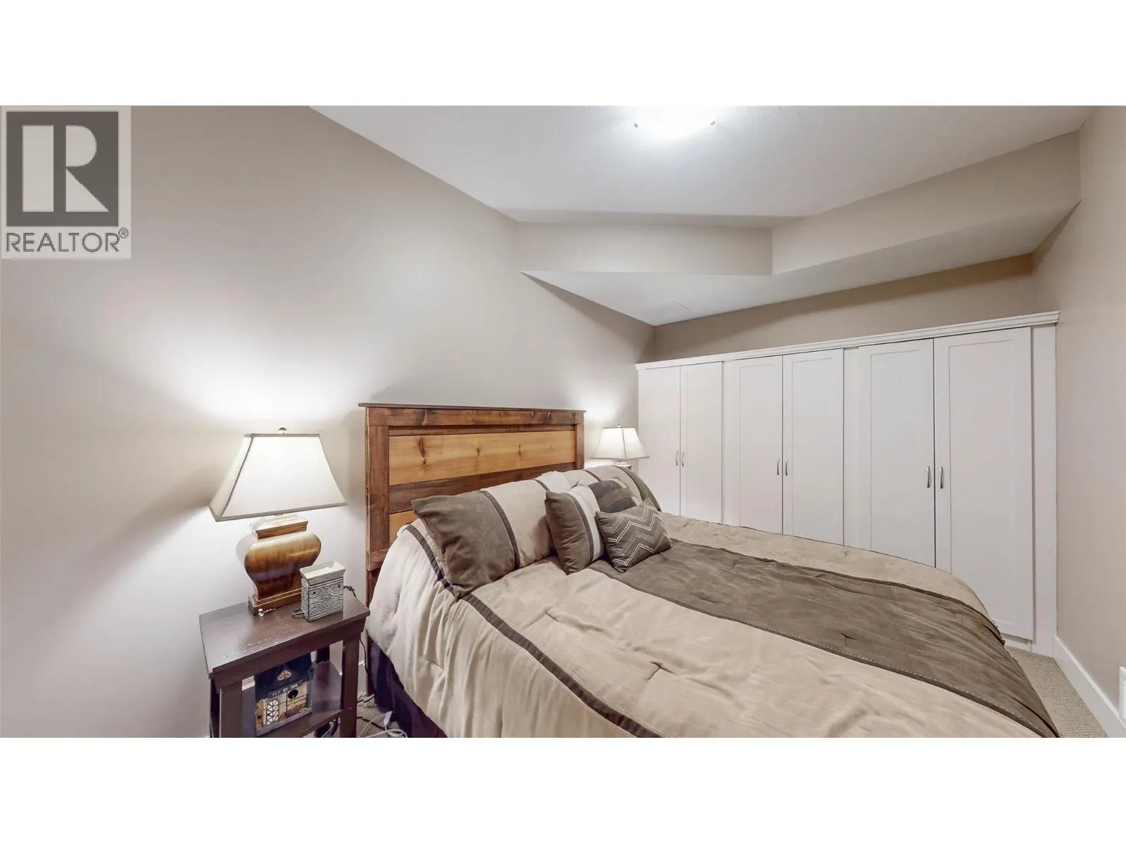 6833 MEADOWS Drive Unit# 7