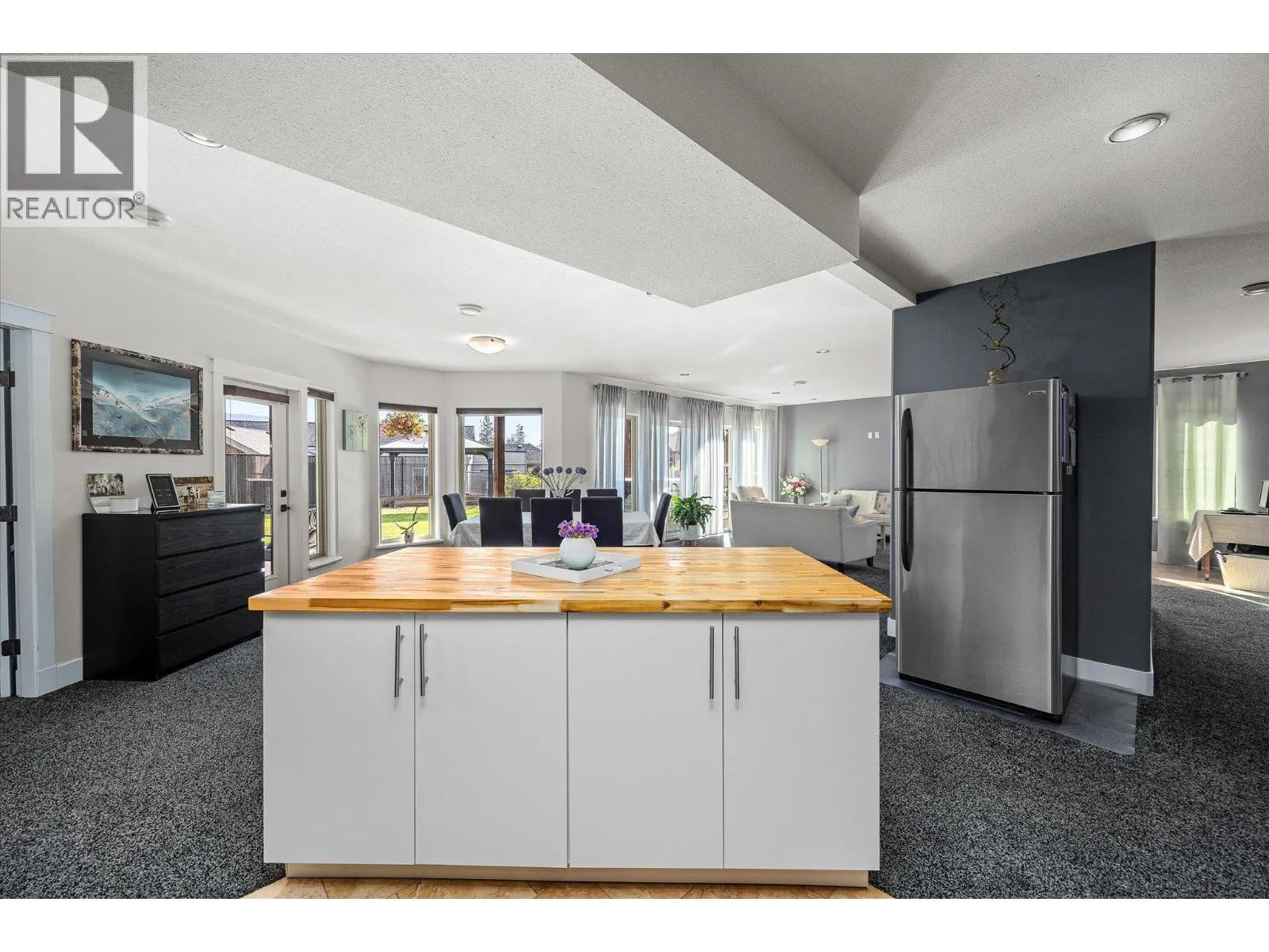 12815 Shoreline Drive
