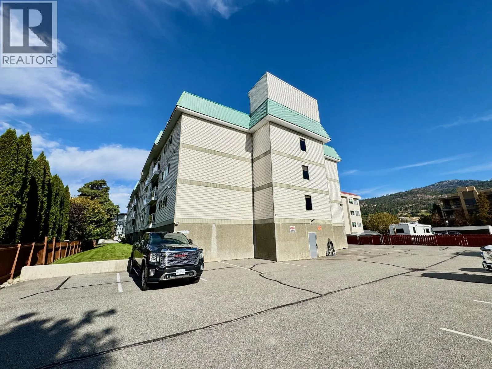 298 YORKTON Avenue Unit# 109