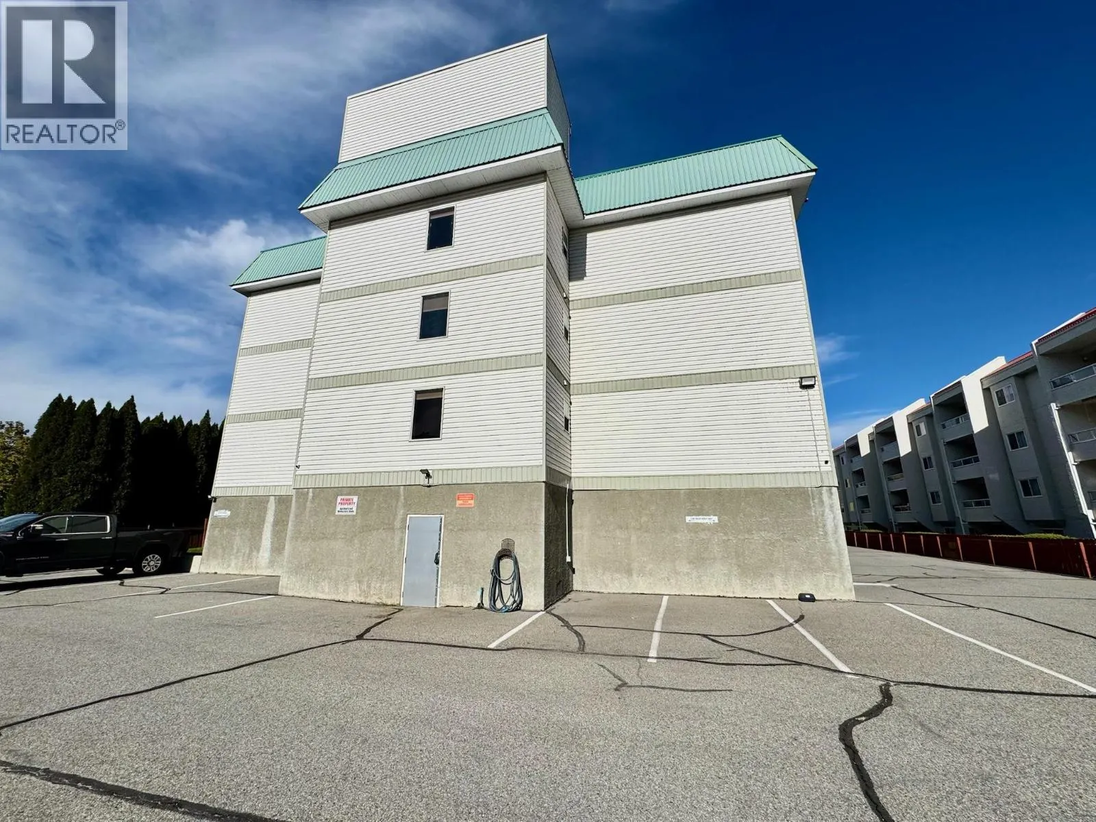 298 YORKTON Avenue Unit# 109