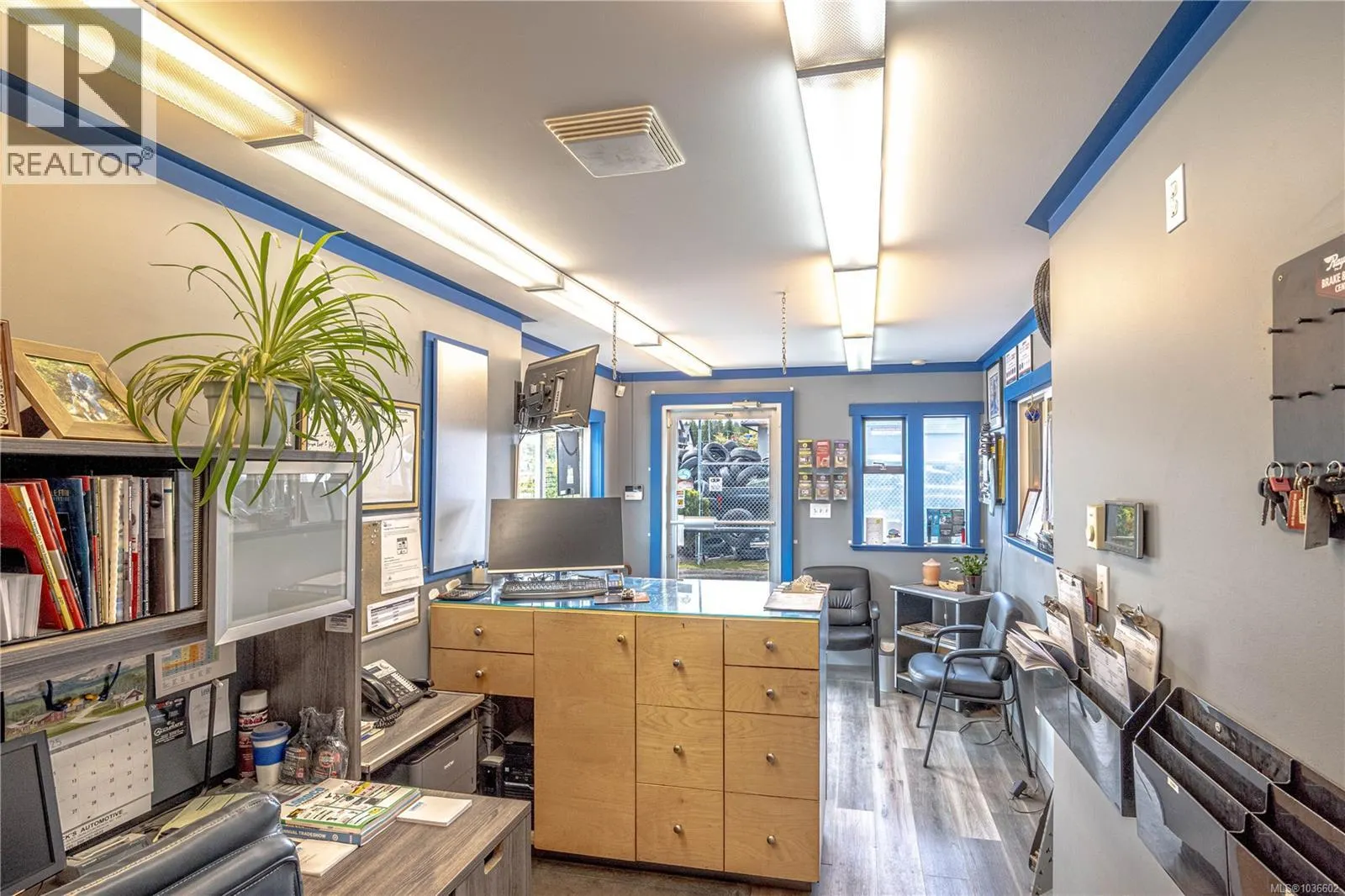 123 Fourth Ave E