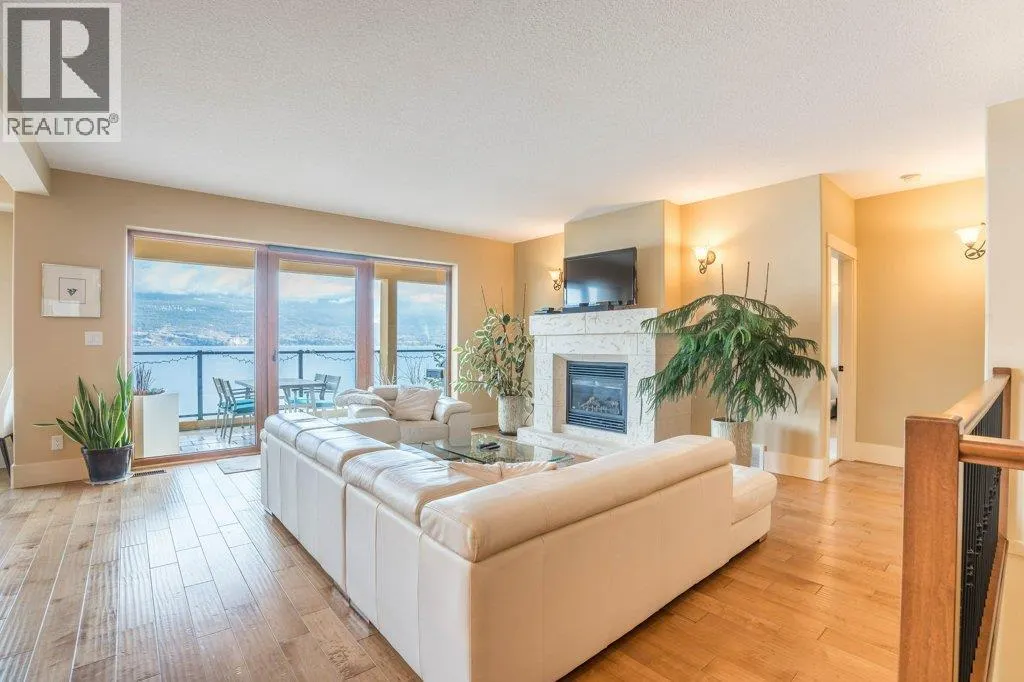 14419 Downton Avenue Unit# 207