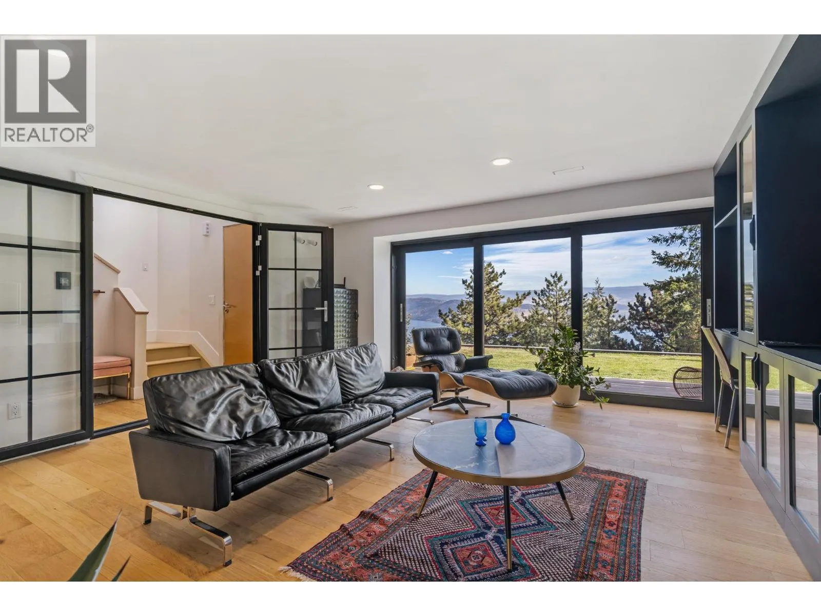 1632 Griffiths Place