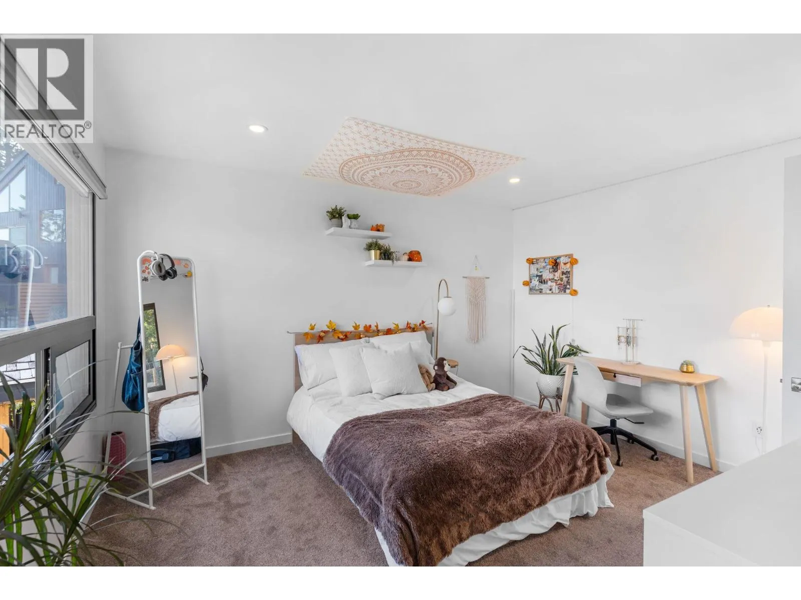 1632 Griffiths Place