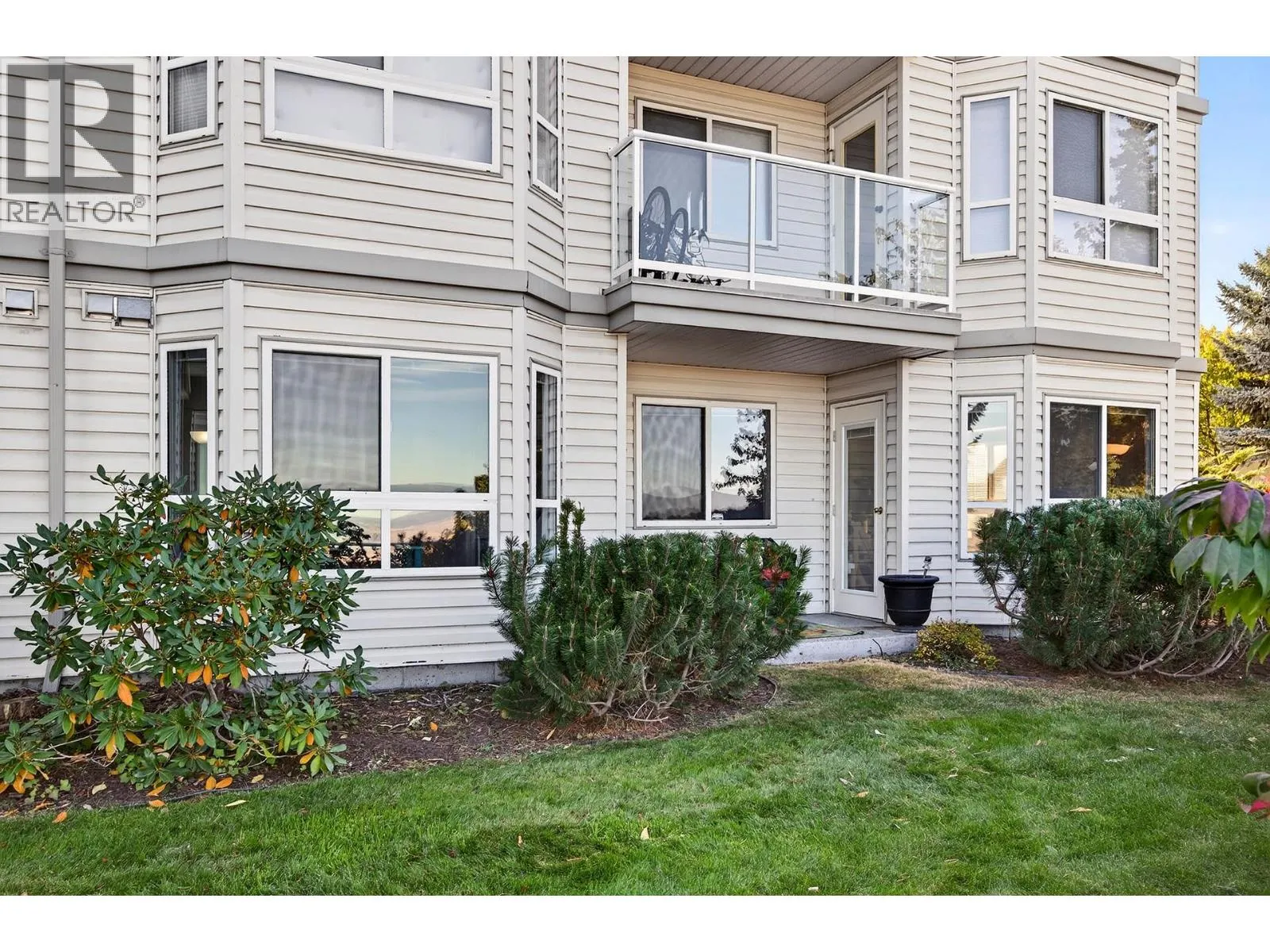 2025 PACIFIC Way Unit# 101