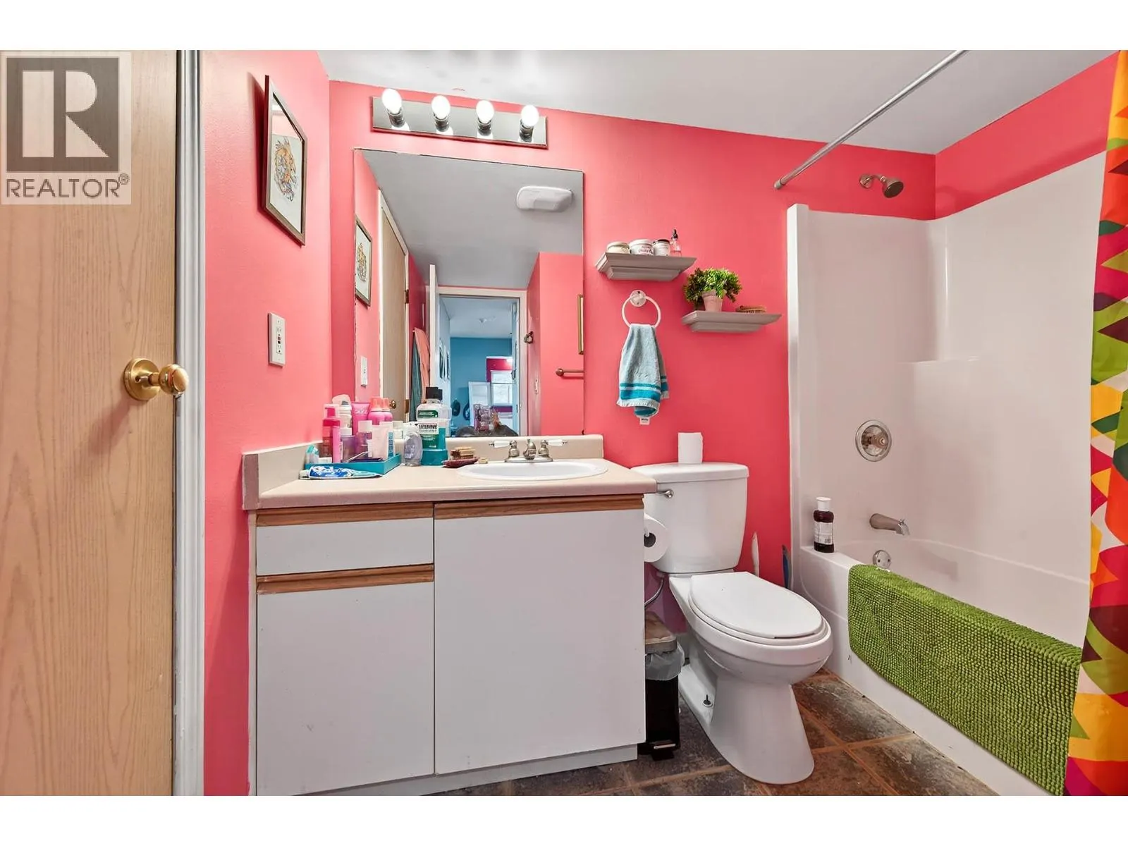 2025 PACIFIC Way Unit# 101