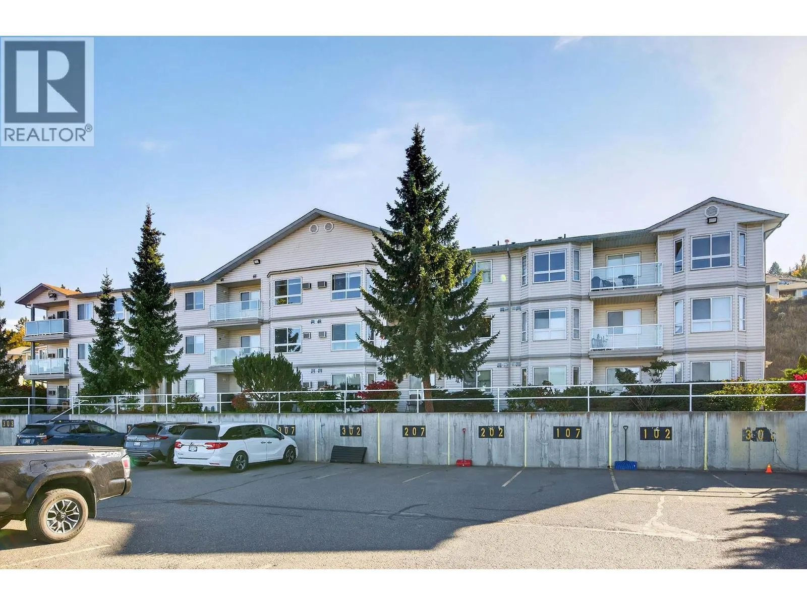 2025 PACIFIC Way Unit# 101