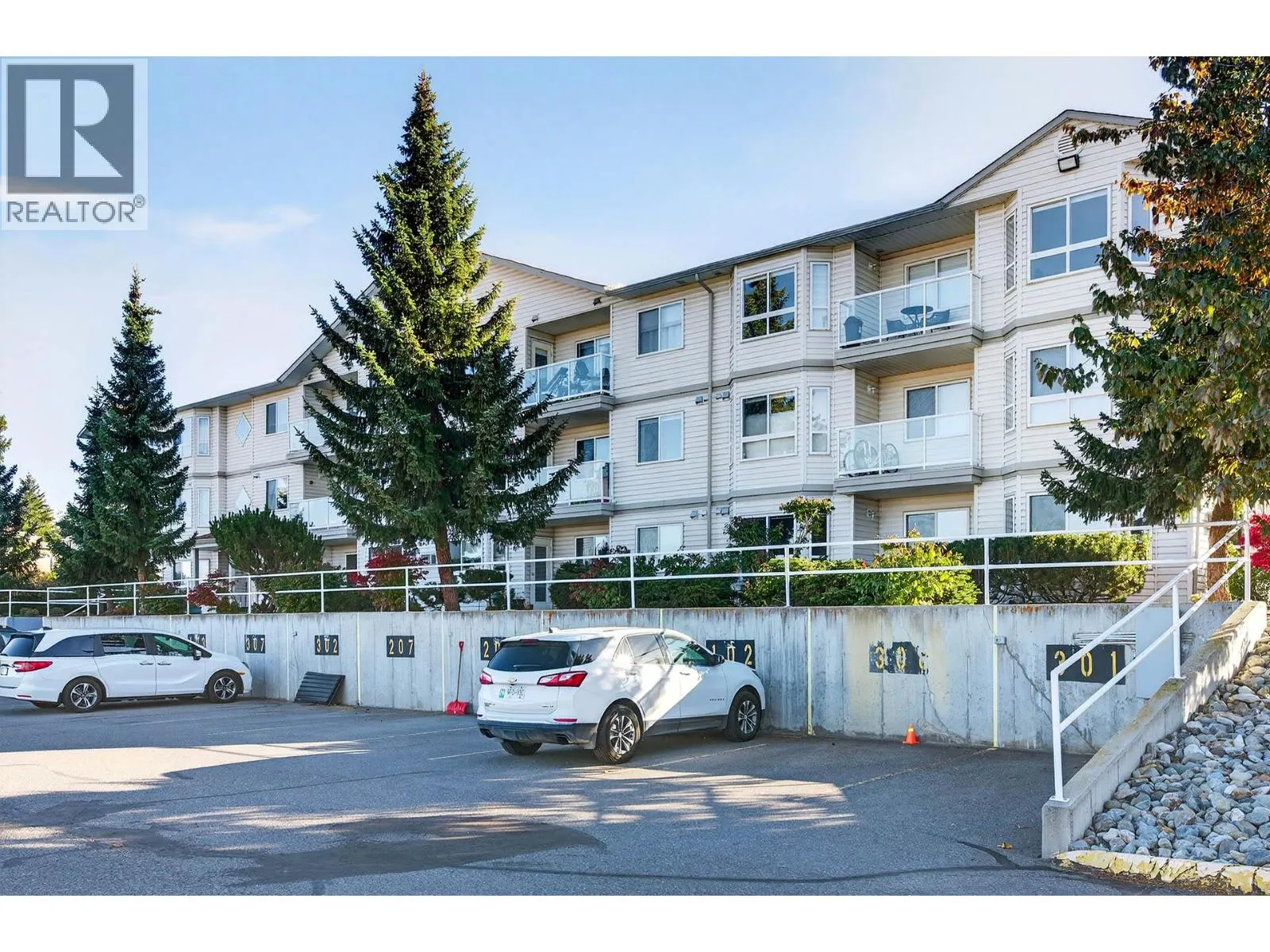 2025 PACIFIC Way Unit# 101