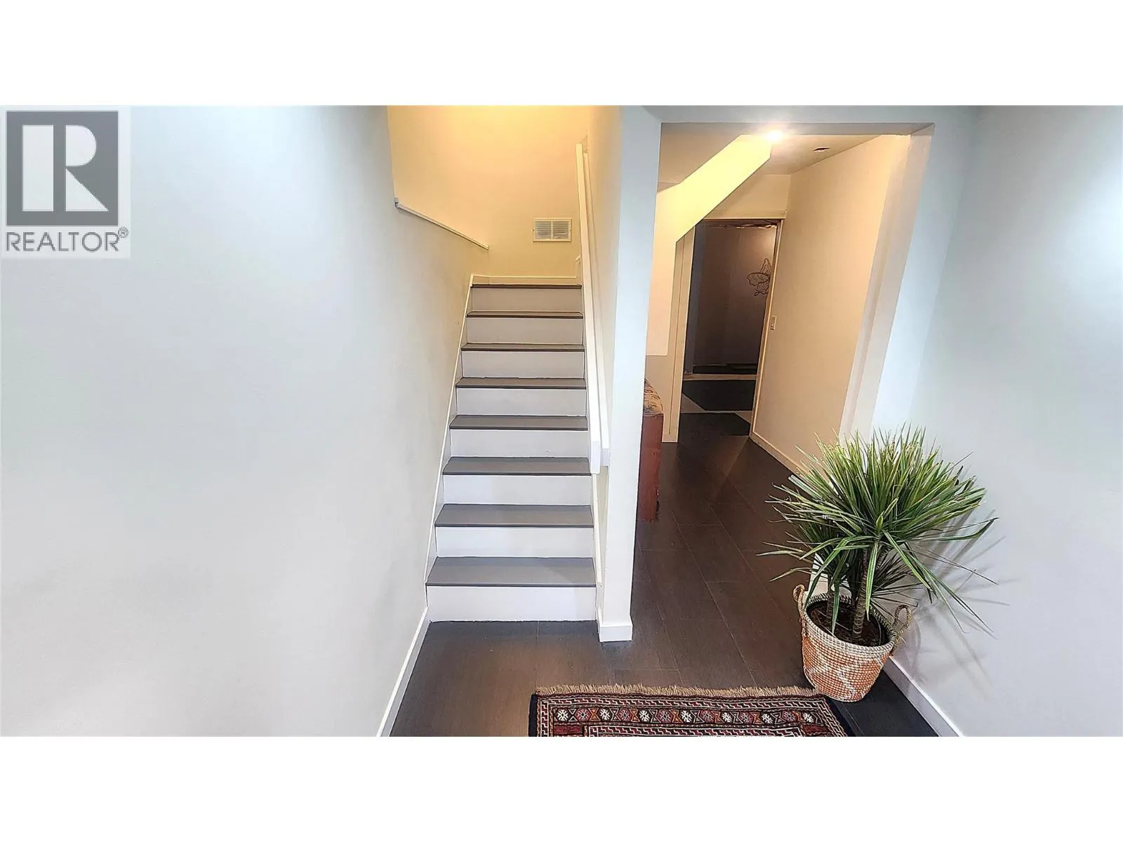 1810 SPRINGHILL Drive Unit# 10