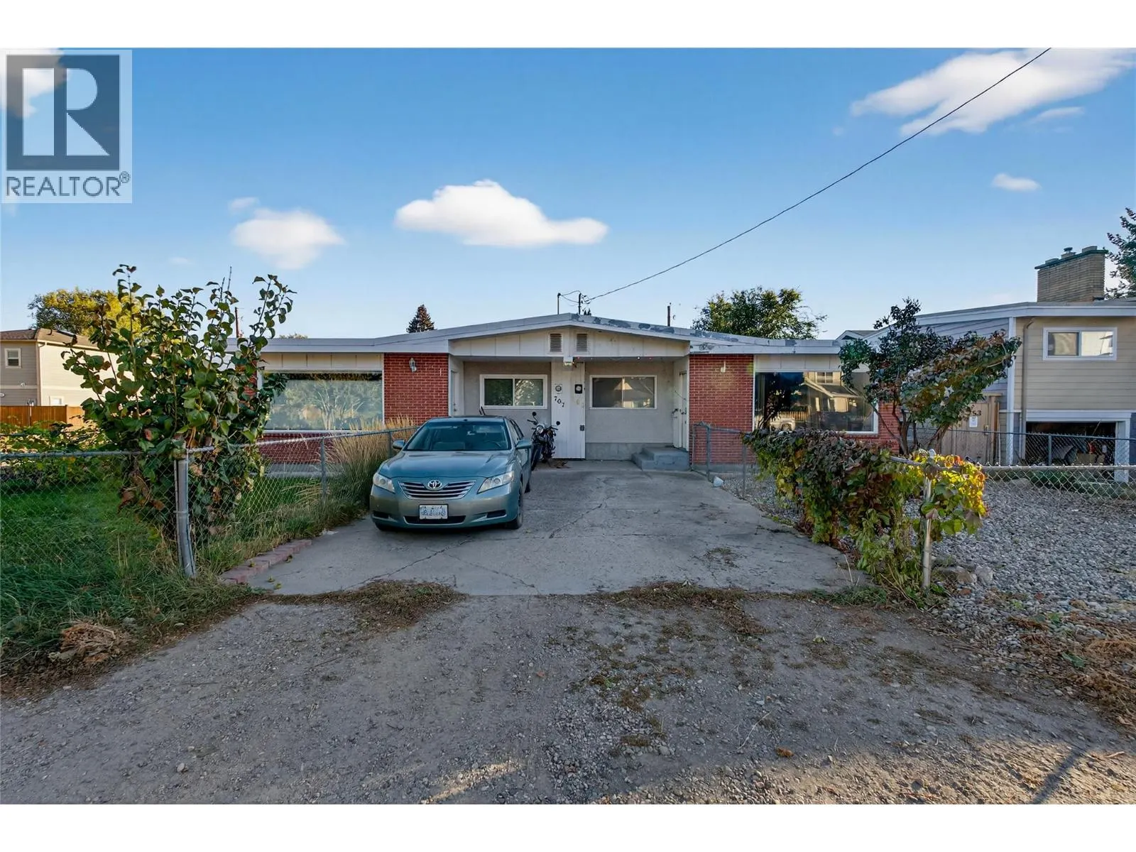 763 Kinnear Avenue