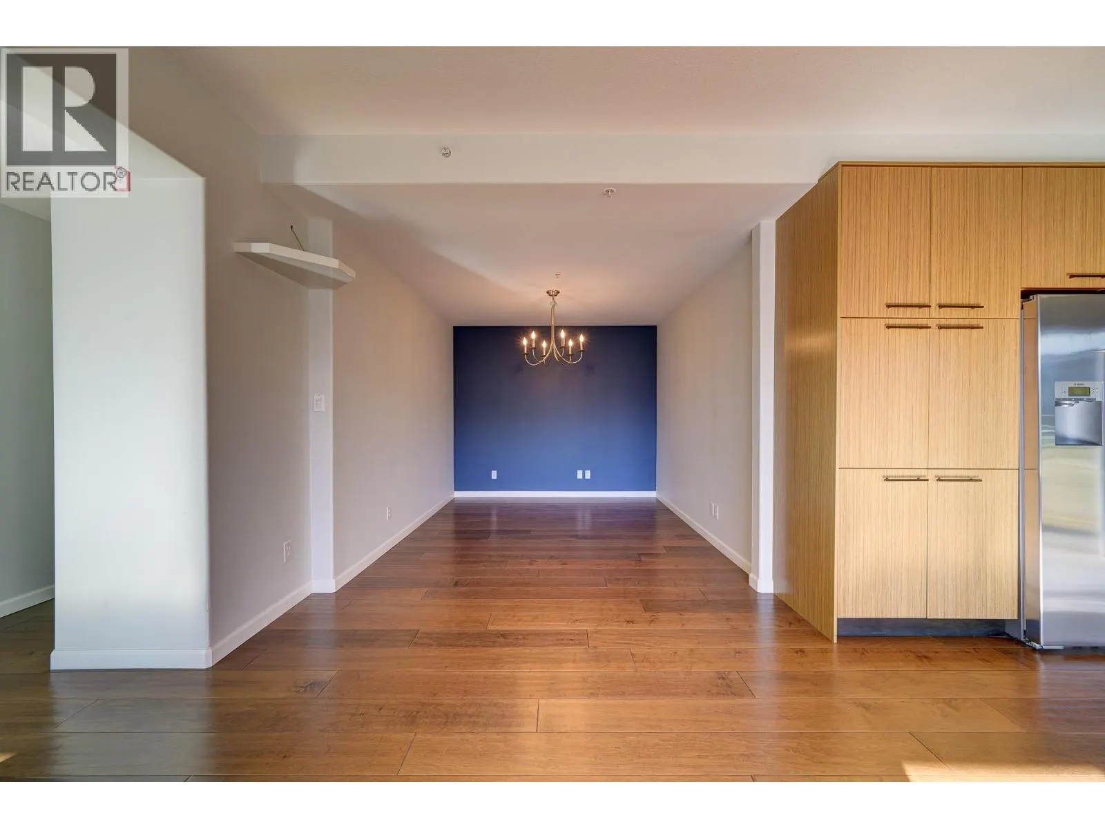 619 VICTORIA Street Unit# 907