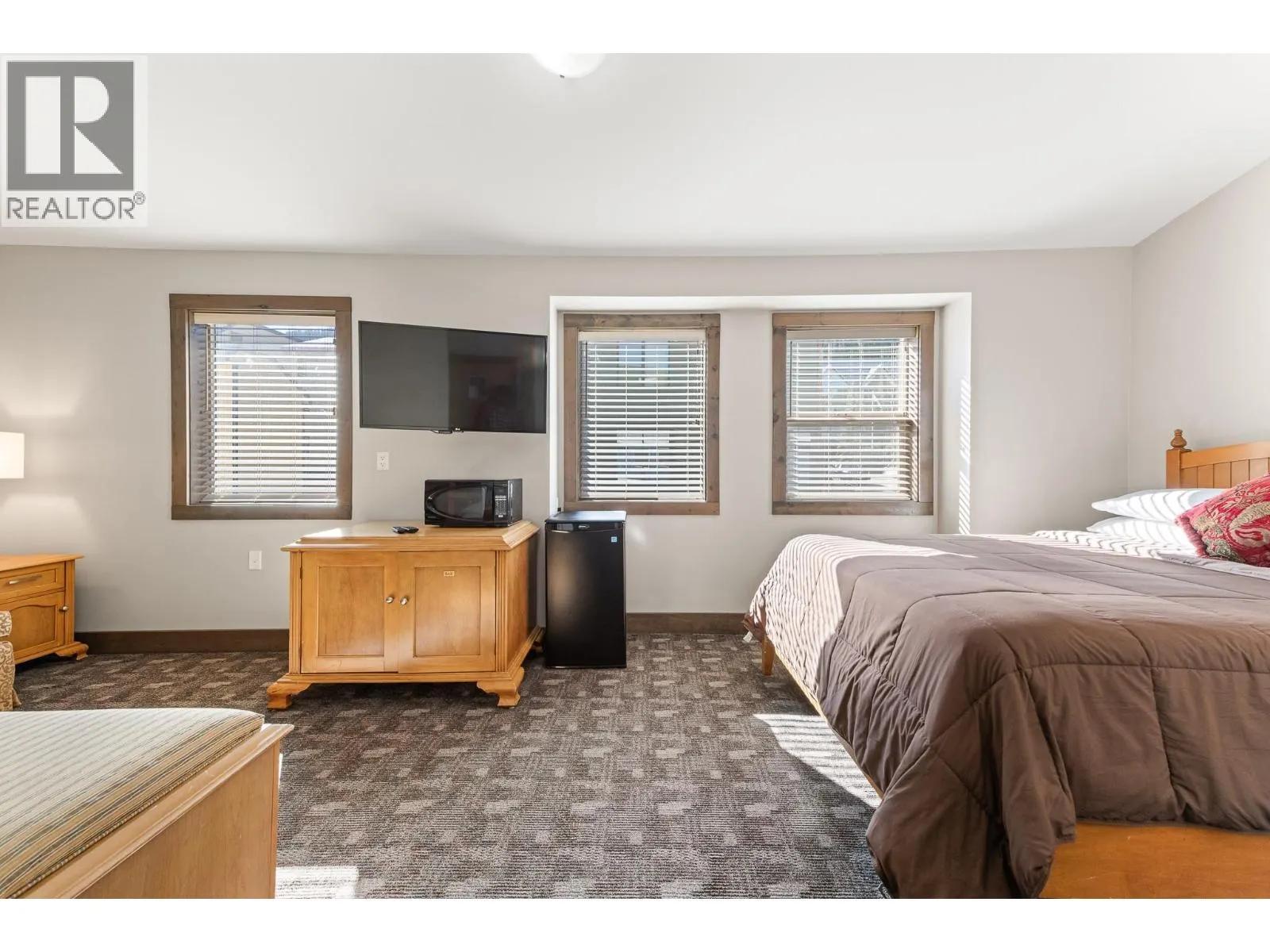 360 Strayhorse Road Unit# L-13