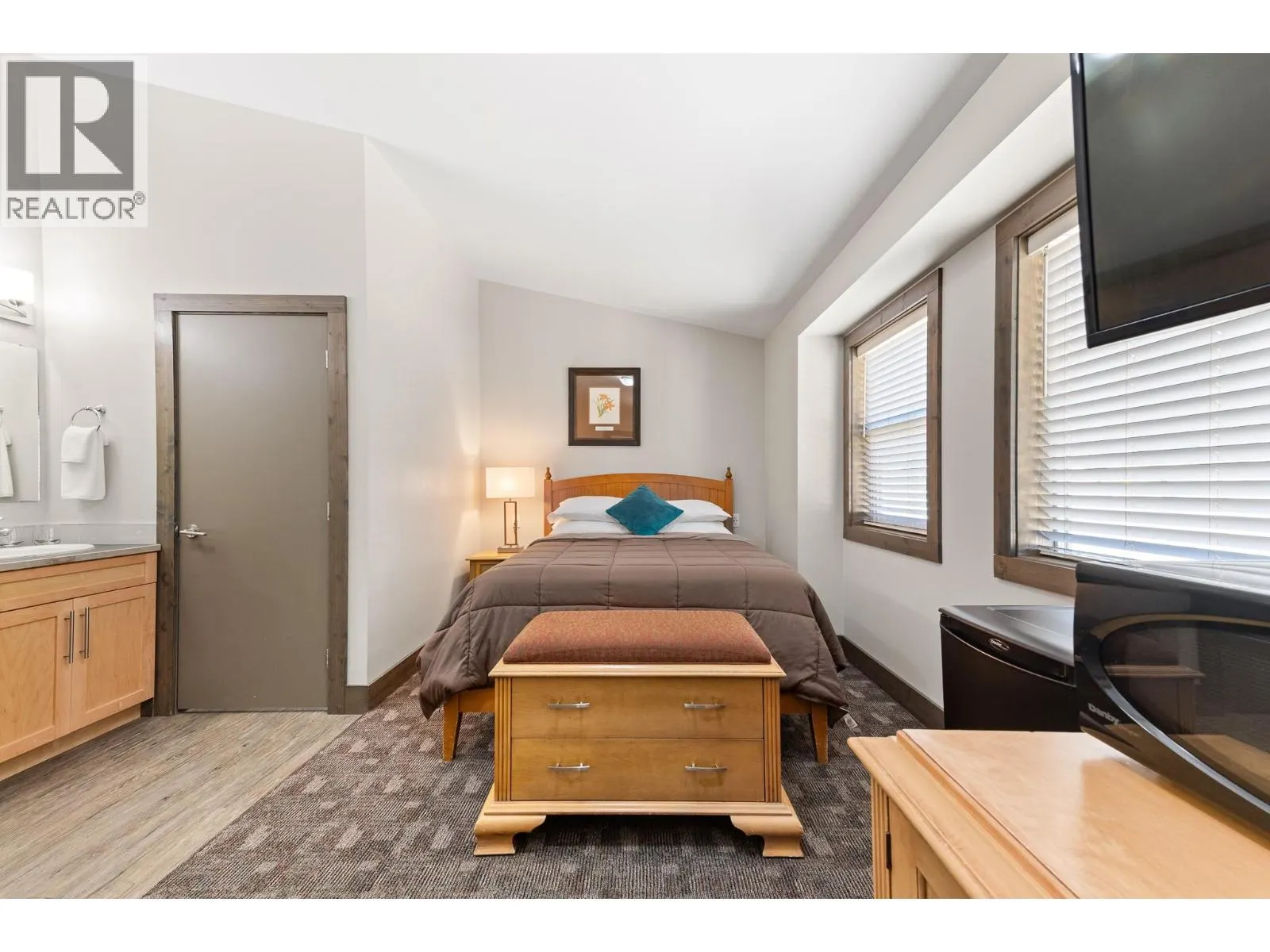 360 Strayhorse Road Unit# L-13