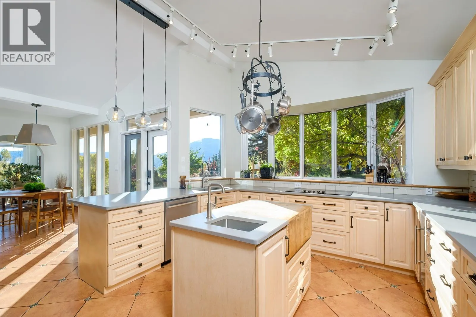 2302 Happy Valley Road