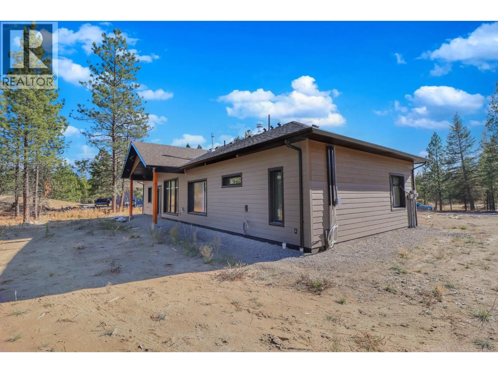 113 CORRAL Boulevard