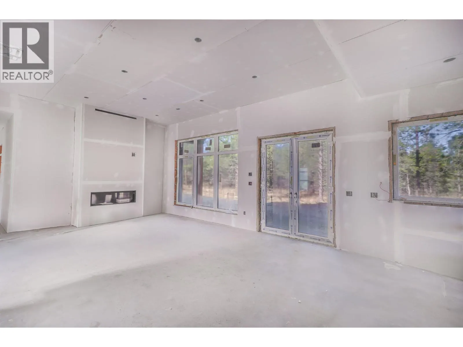 113 CORRAL Boulevard