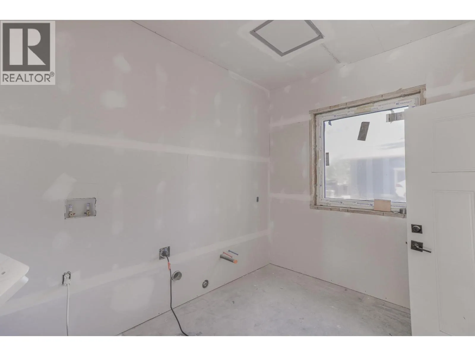 113 CORRAL Boulevard