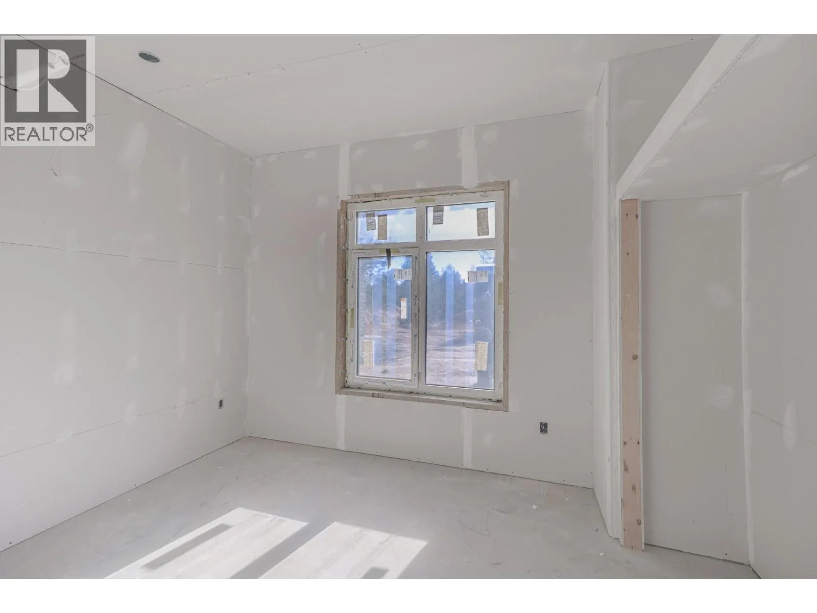 113 CORRAL Boulevard