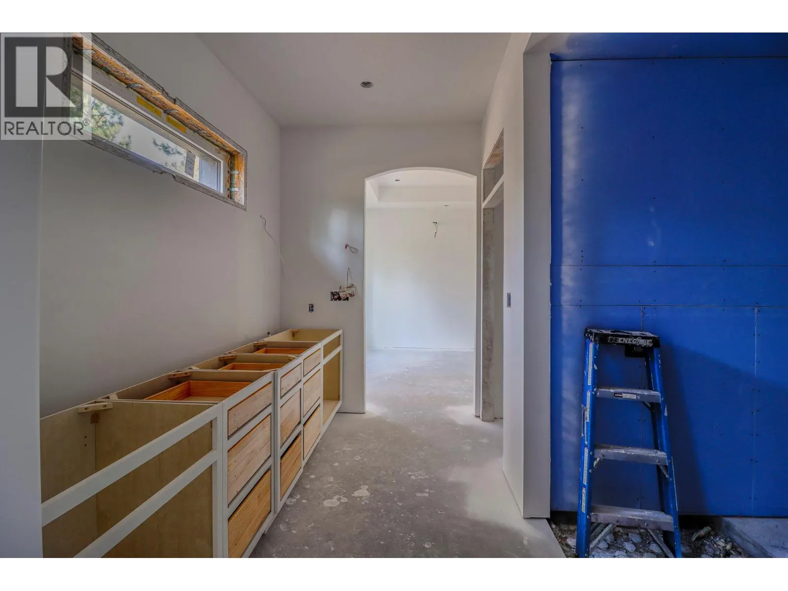 113 CORRAL Boulevard