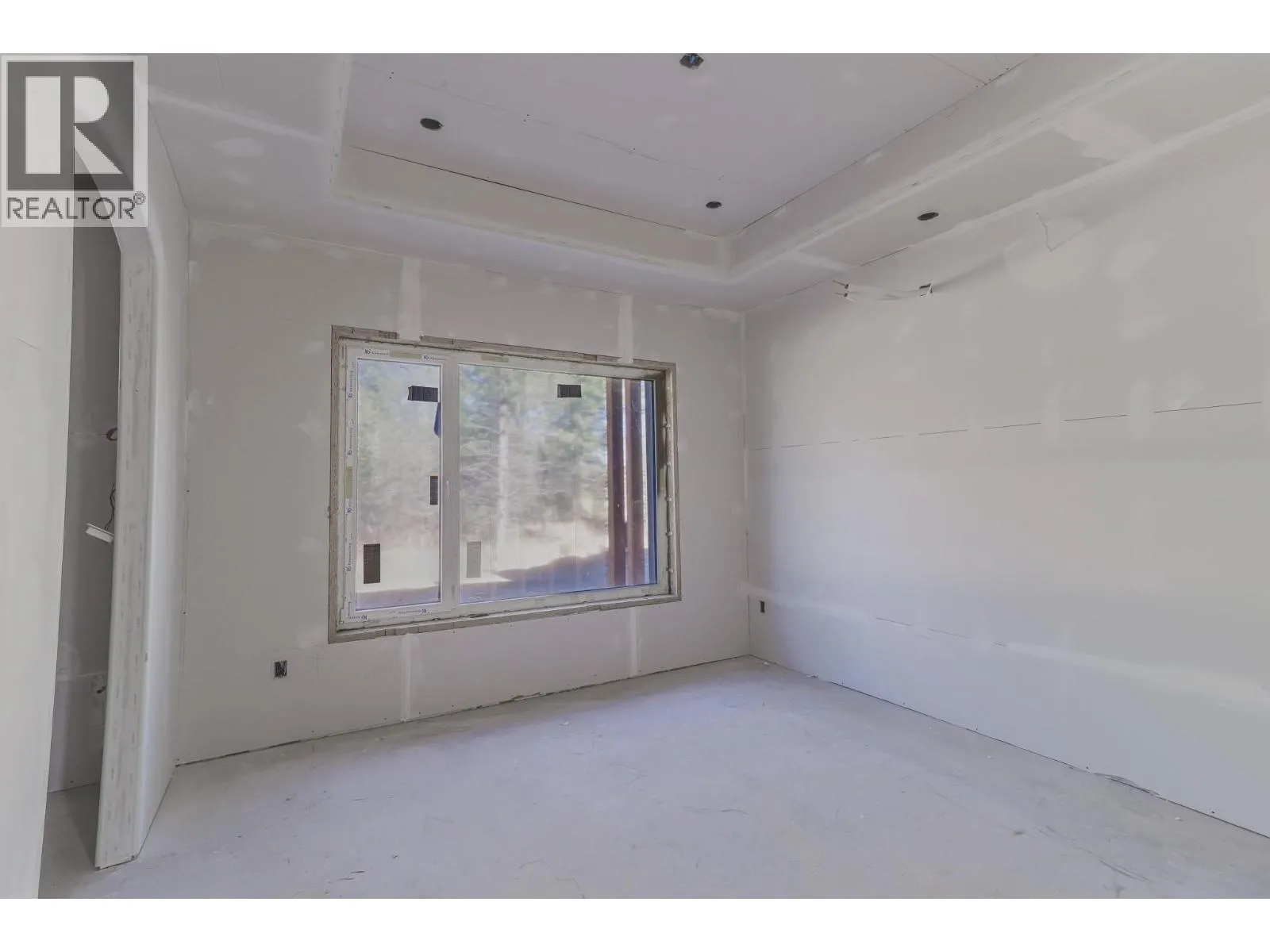 113 CORRAL Boulevard